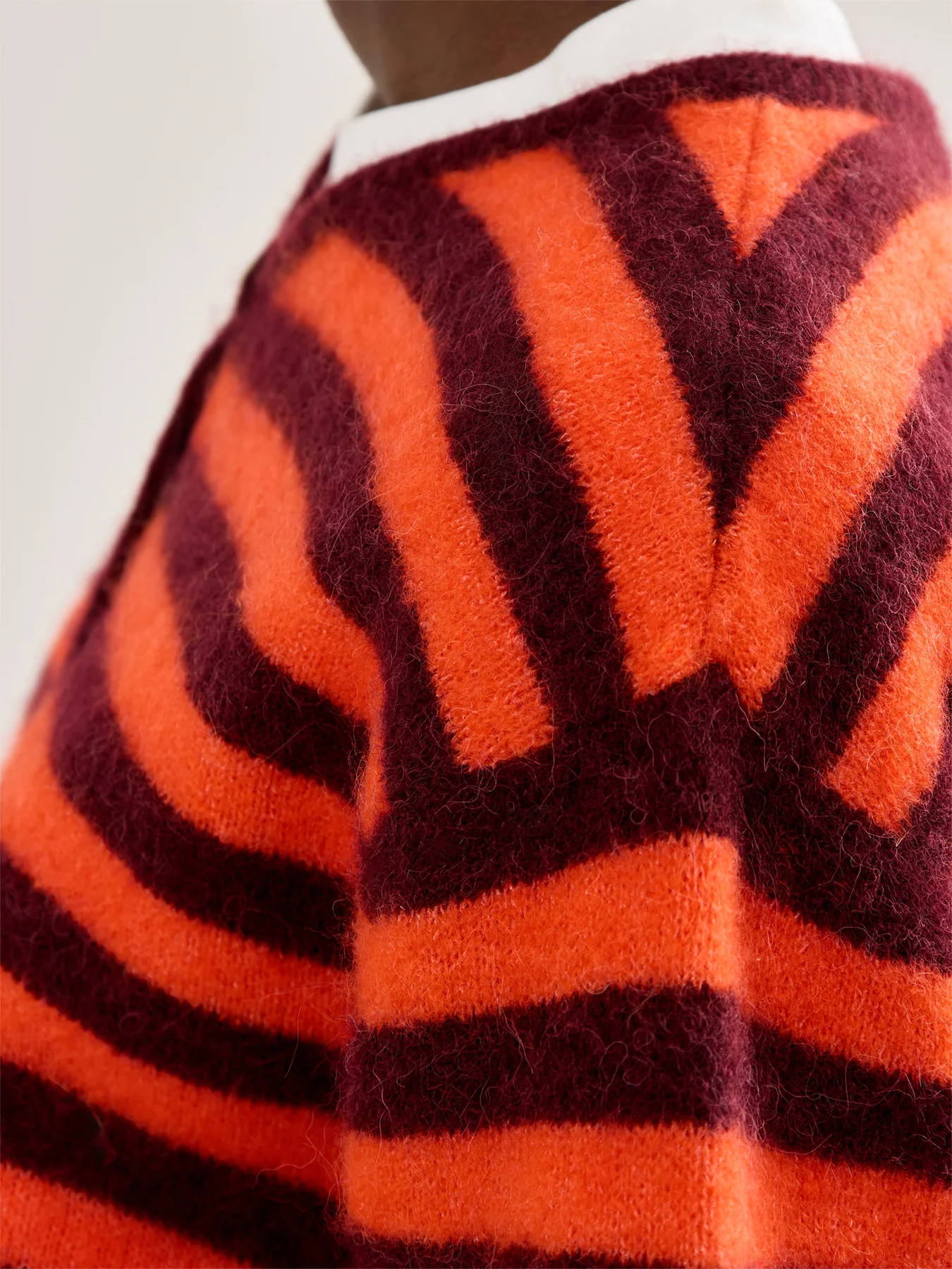 Vitow Wool Cardigan Red Stripe - Image 3