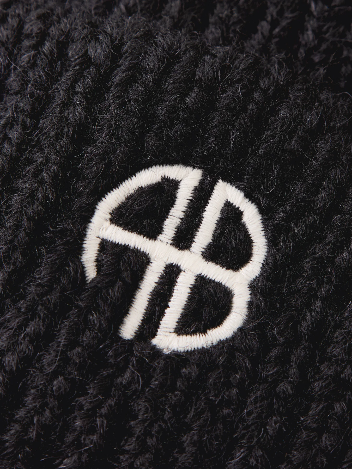 Elia Beanie Black - Image 3