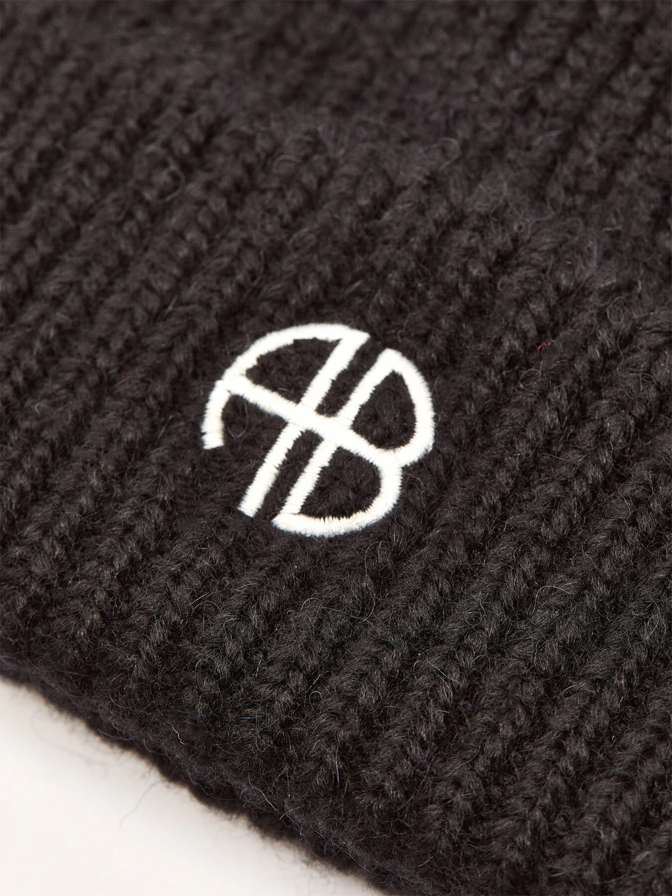 Elia Beanie Black - Image 5