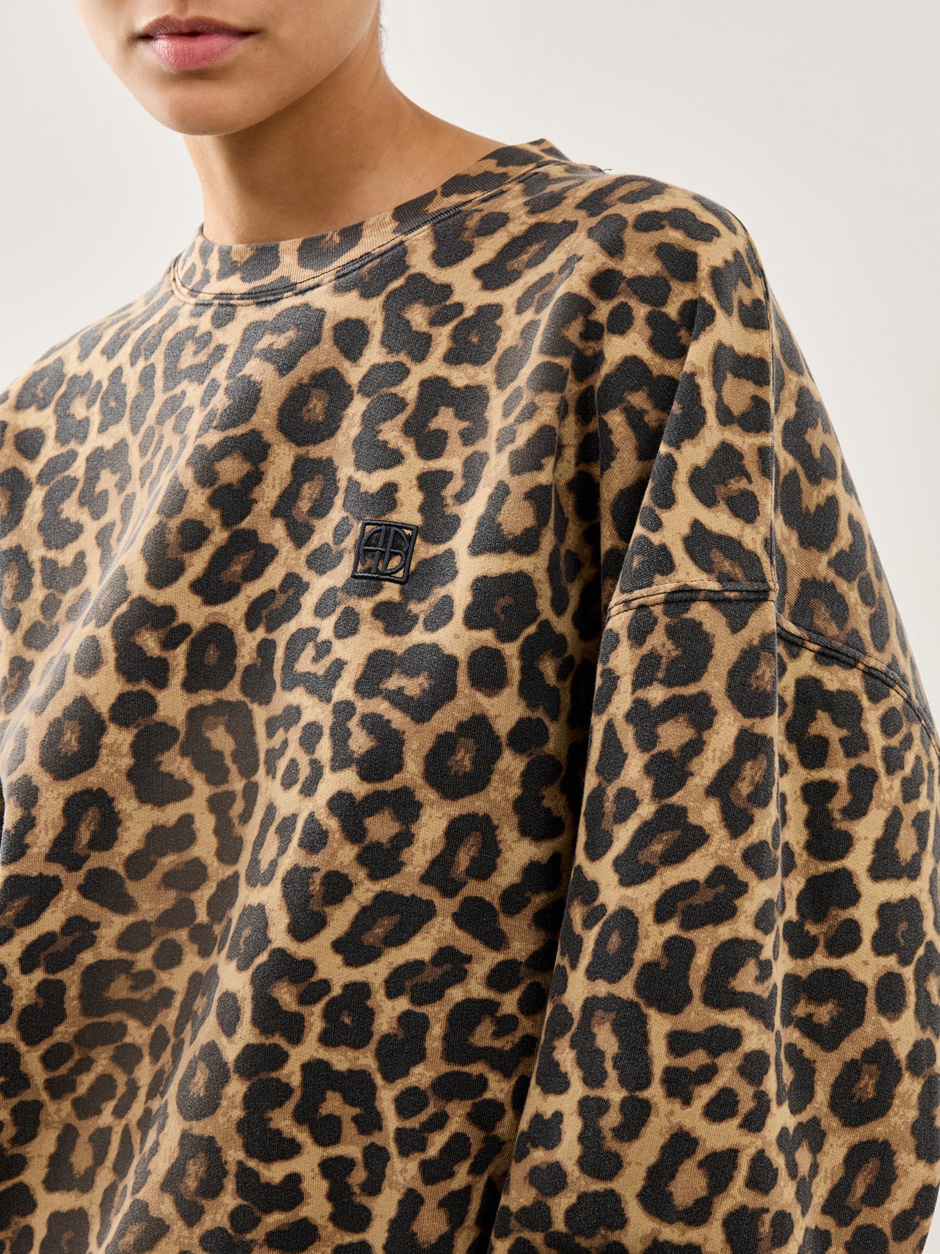 Miles Sweatshirt Black And Brown Leopard - Image 3