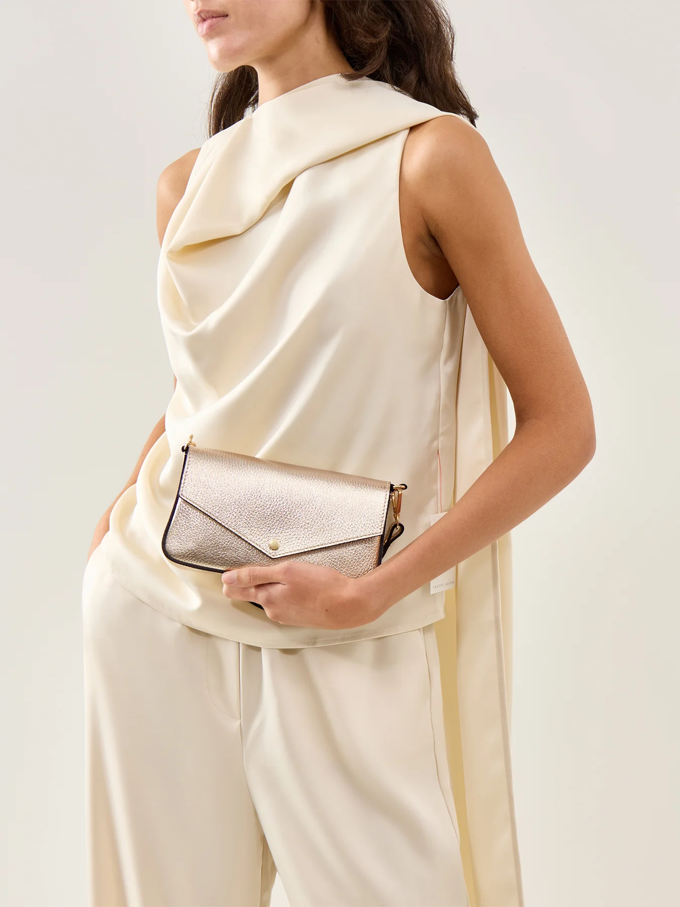 Munro Leather Bag Gold - Image 2