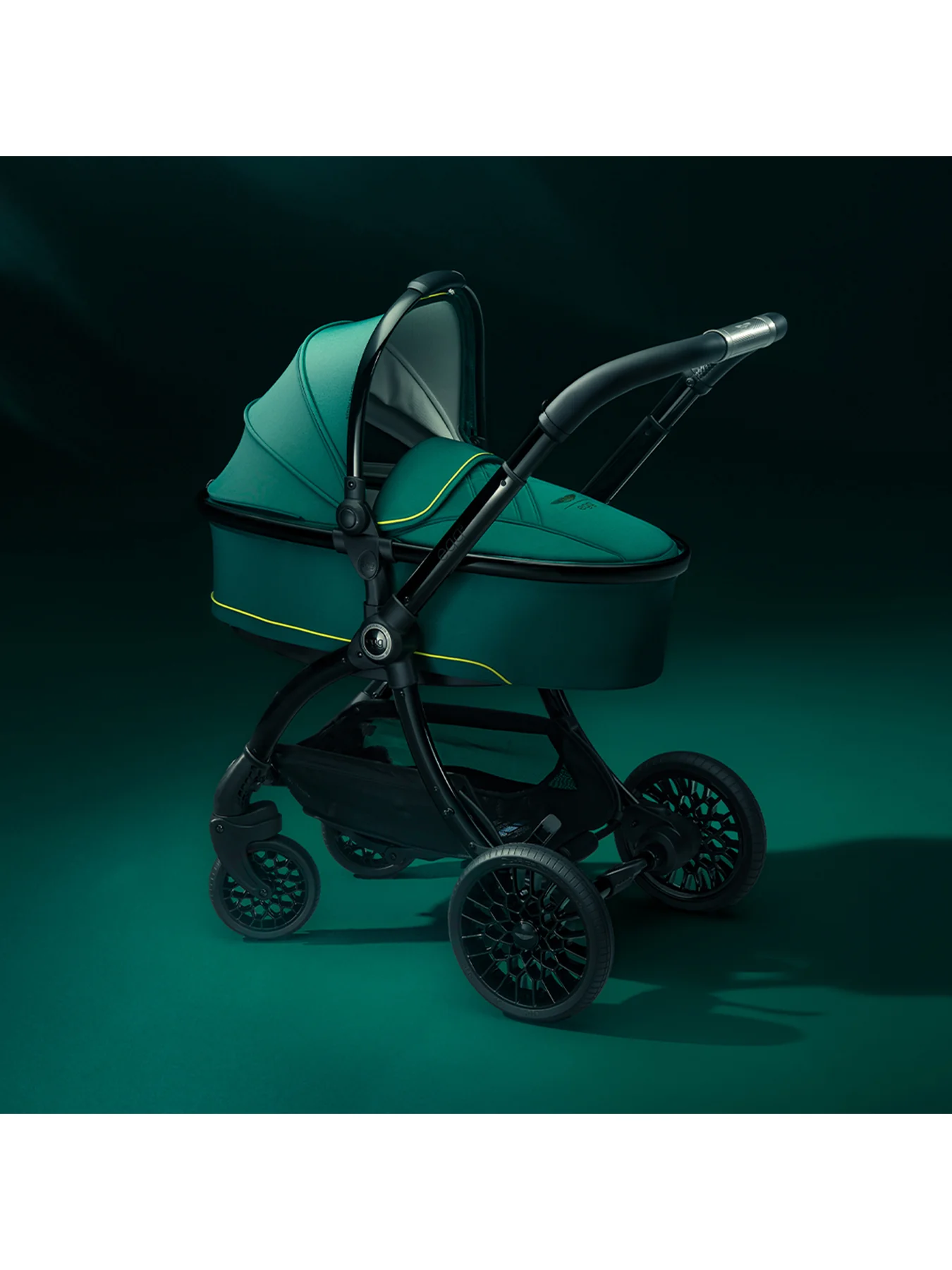 Luxury Egg3 x Aston Martin Stroller & Carrycot Set in Performance Green – Limited Edition - Image 2