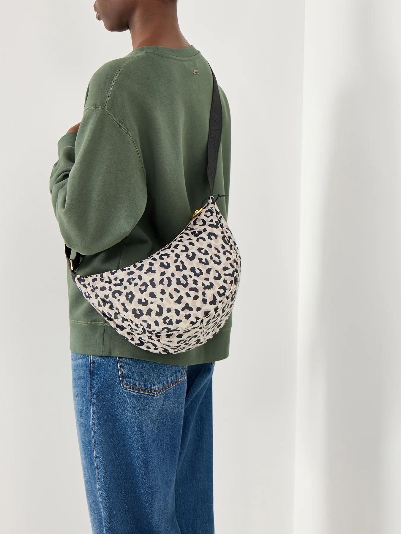 Boulevard Sling Bag Jasmine Leopard - Image 2