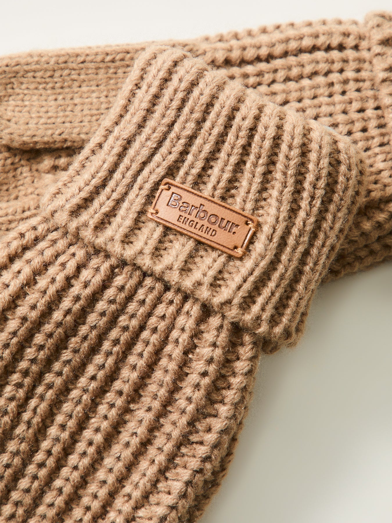 Saltburn Knitted Gloves Mink - Image 2