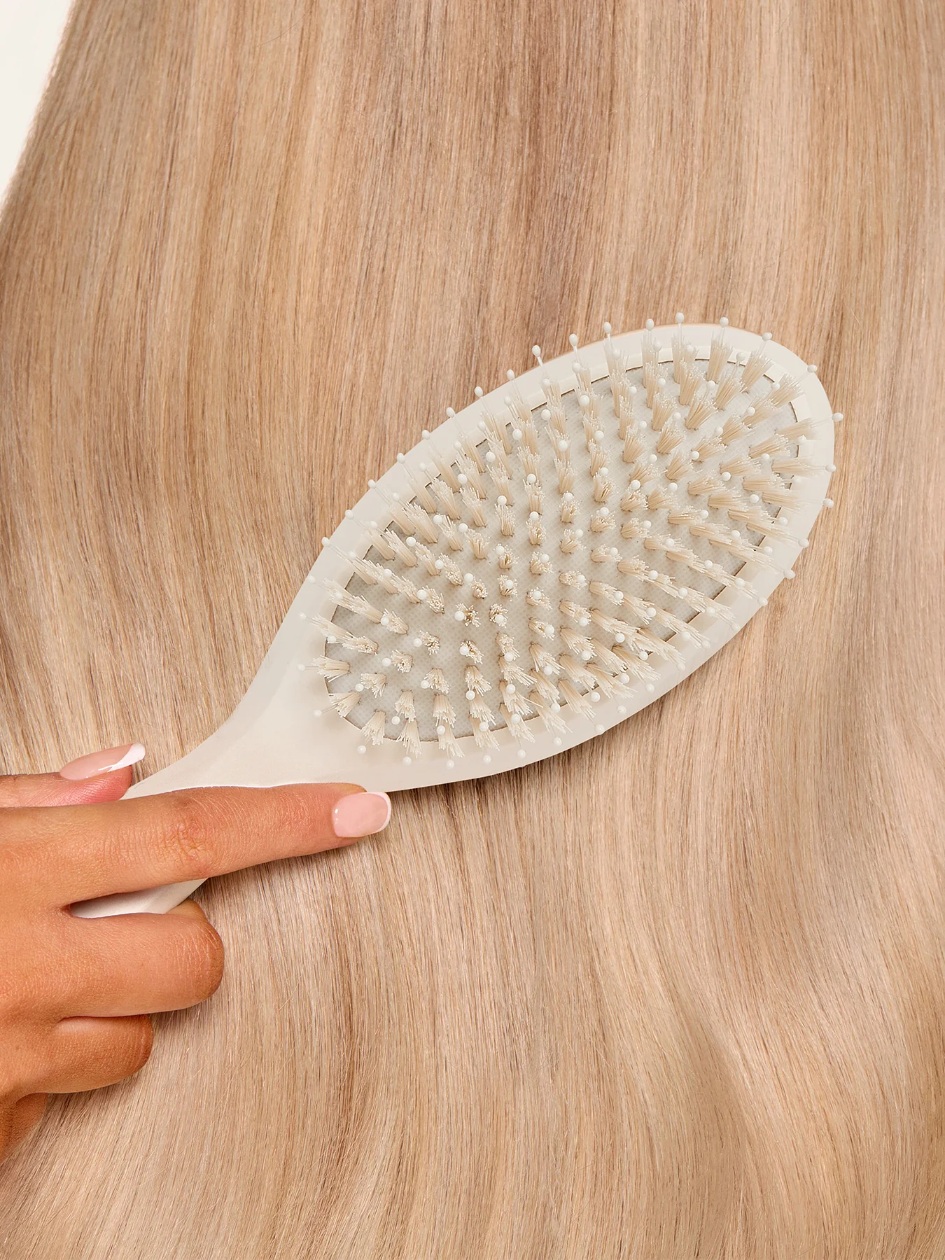 Molly Mae Luxury Dressing Brush - Image 3