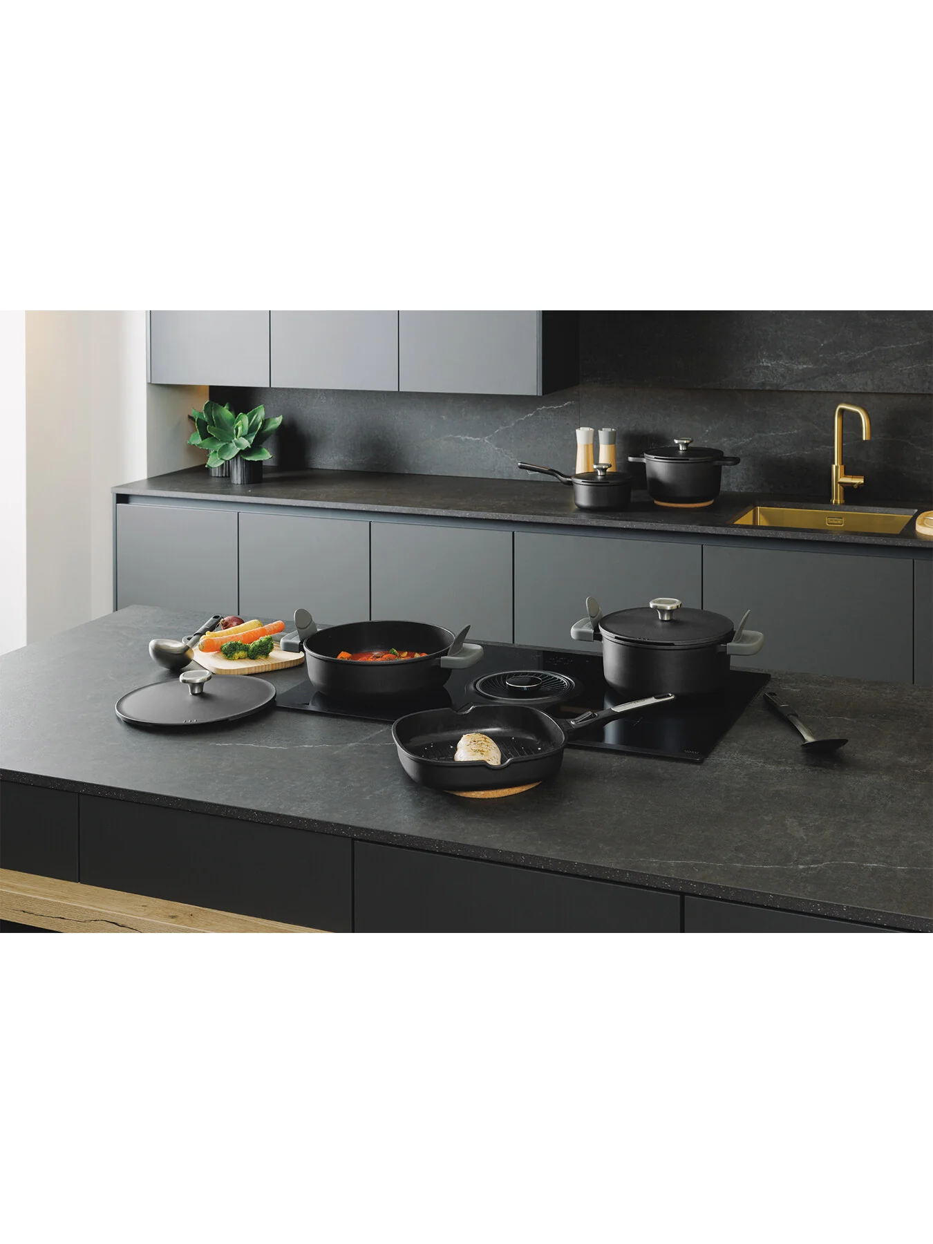 LEO Phantom Recycled Cast Aluminium Casserole 2.6L - Image 8