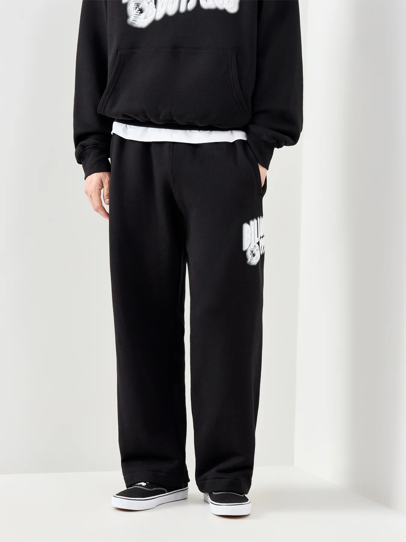 Distorted Arch Logo Straight Leg Sweatpants Black - Image 4