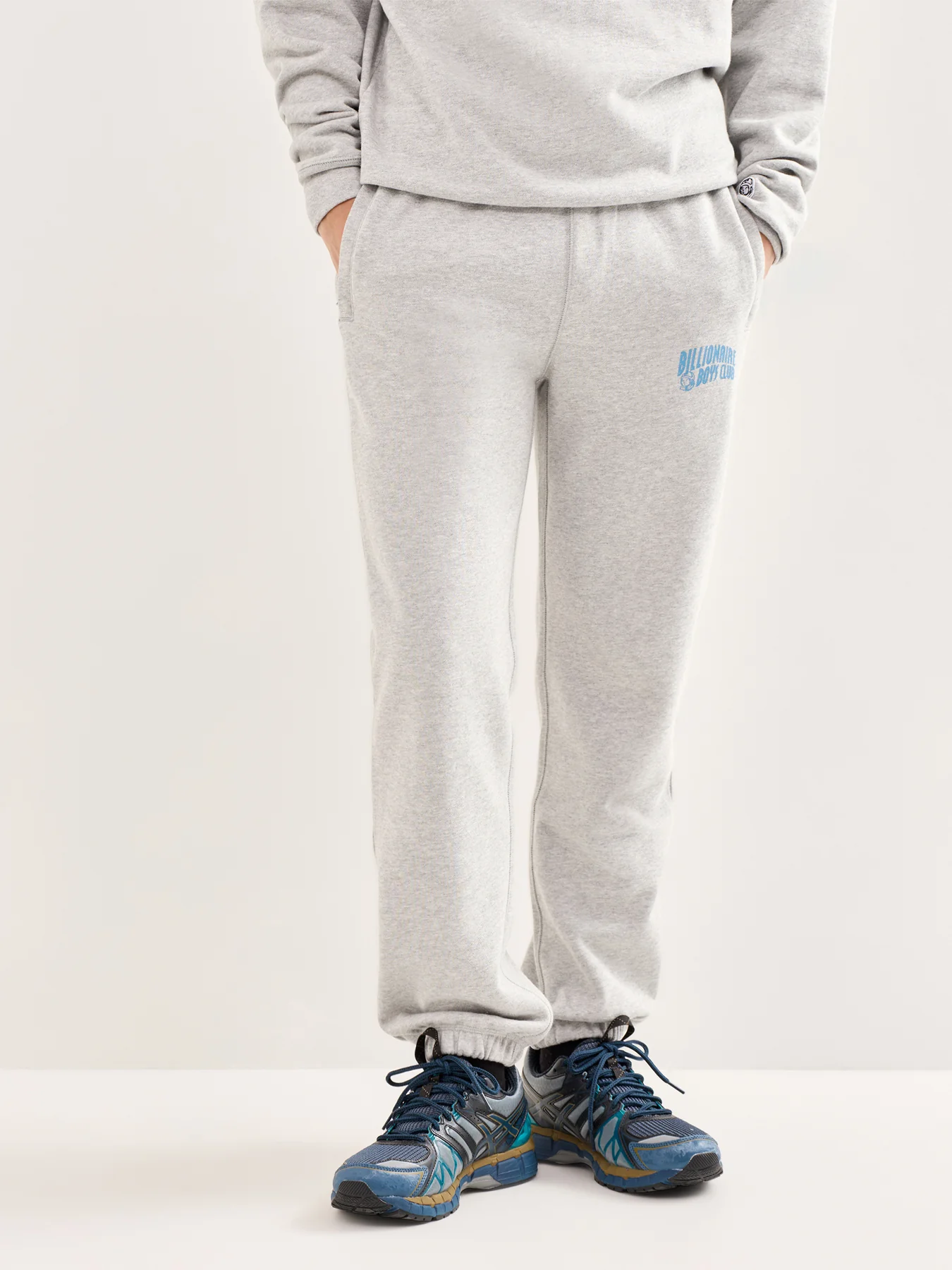 Small Arch Logo Sweatpants - Image 4
