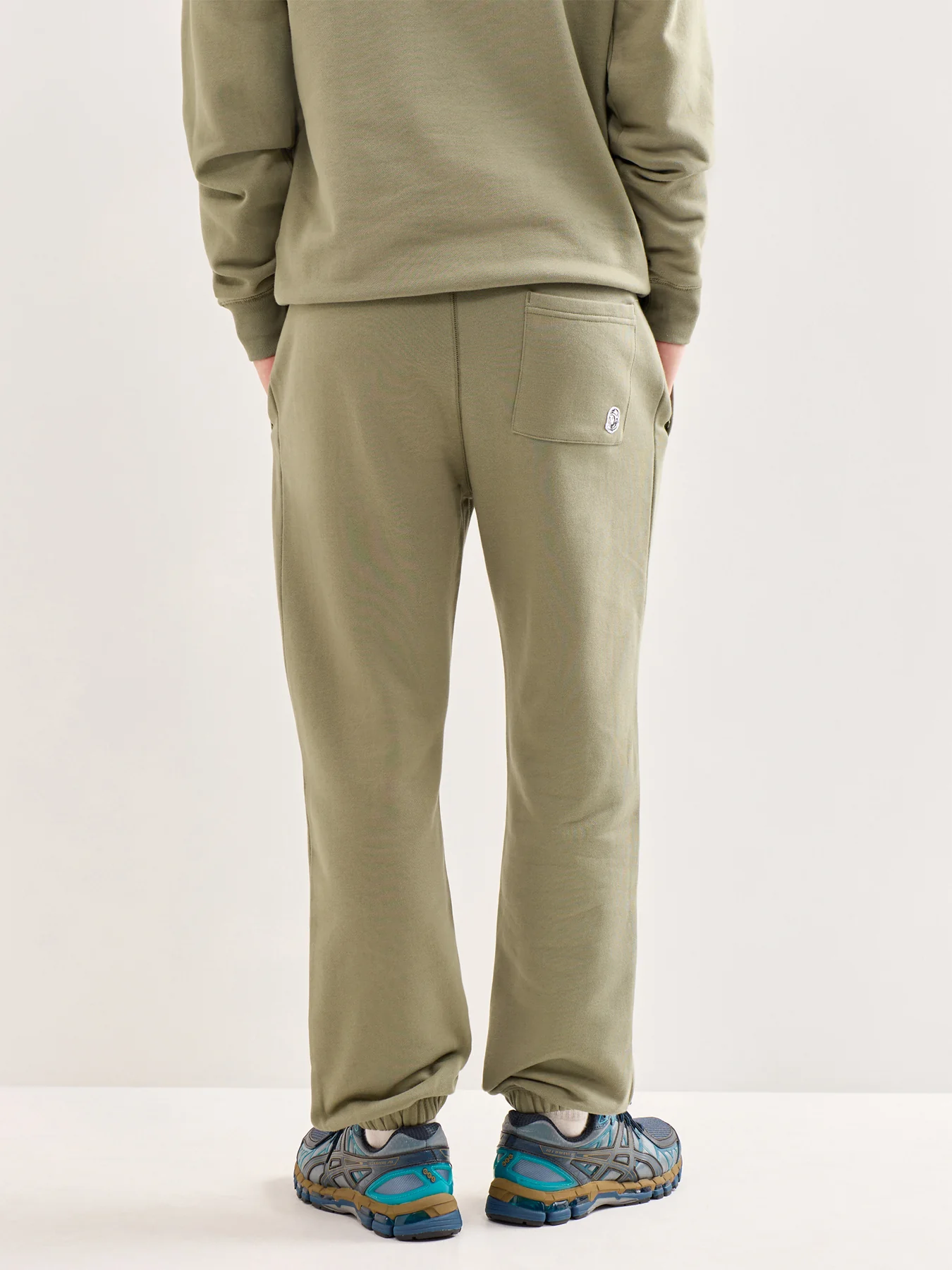 Small Arch Logo Sweatpants - Image 5