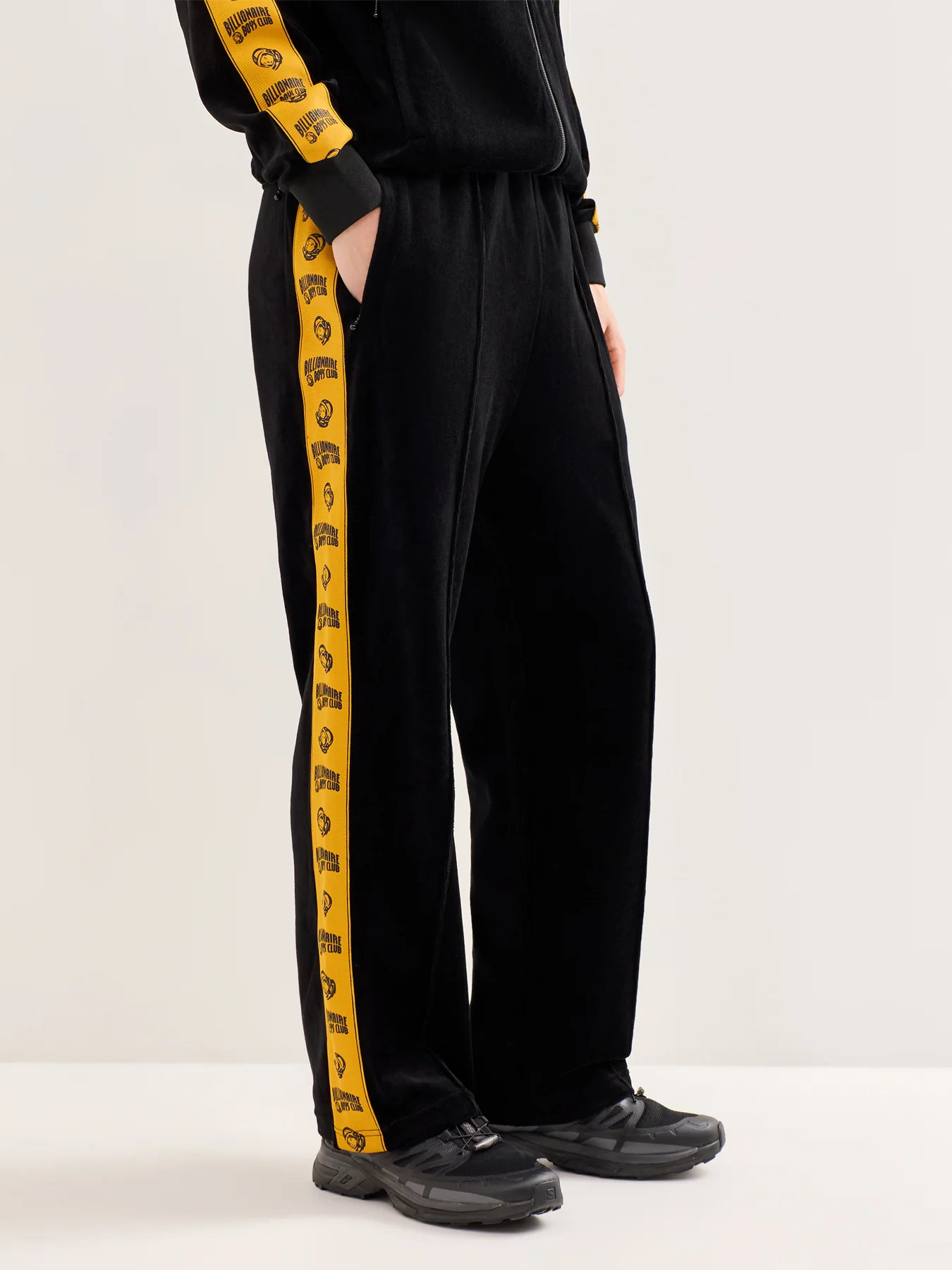 Small Arch Logo Velour Track Pants Black - Image 4