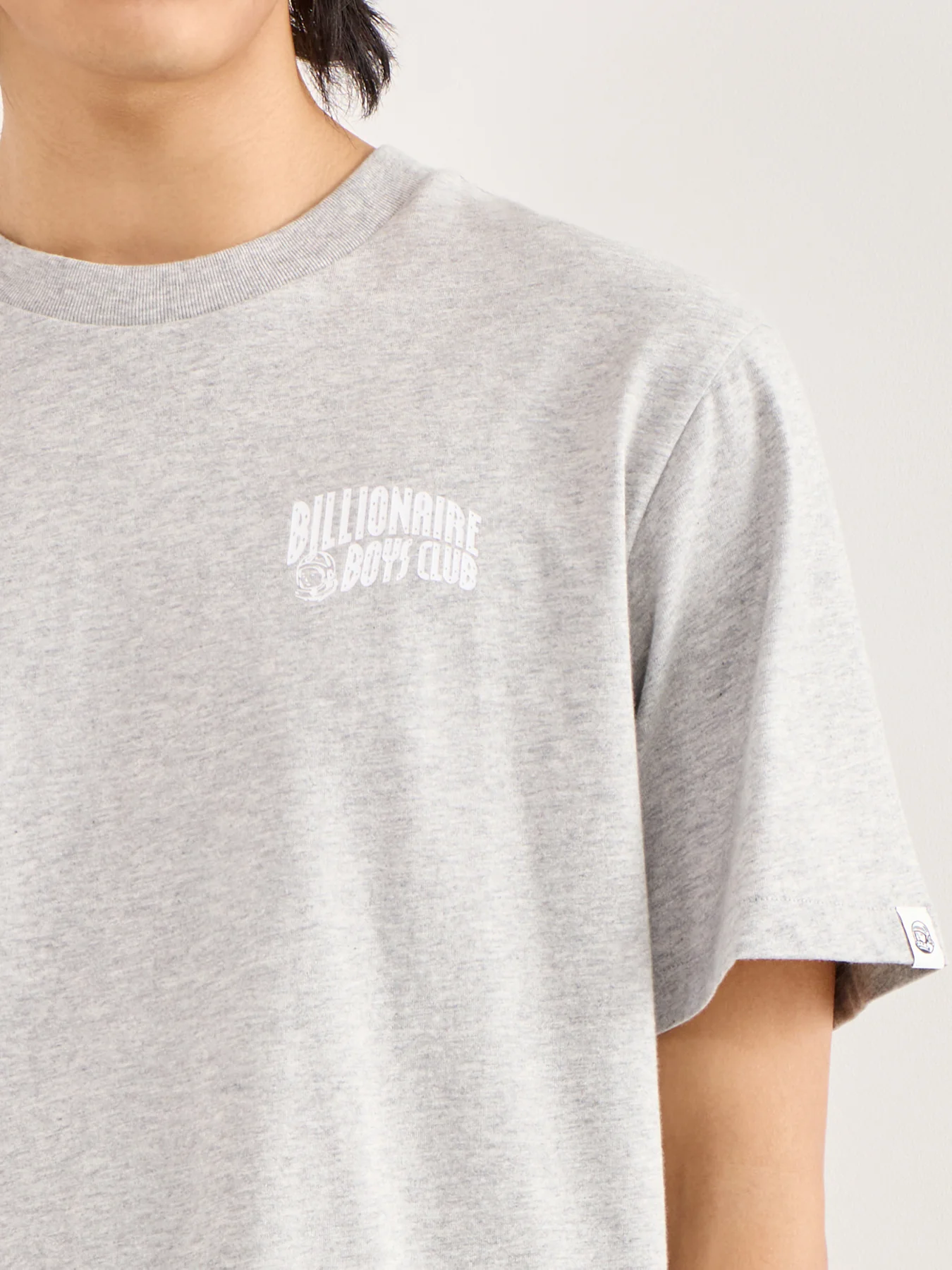 Small Arch Logo T-Shirt Grey - Image 3