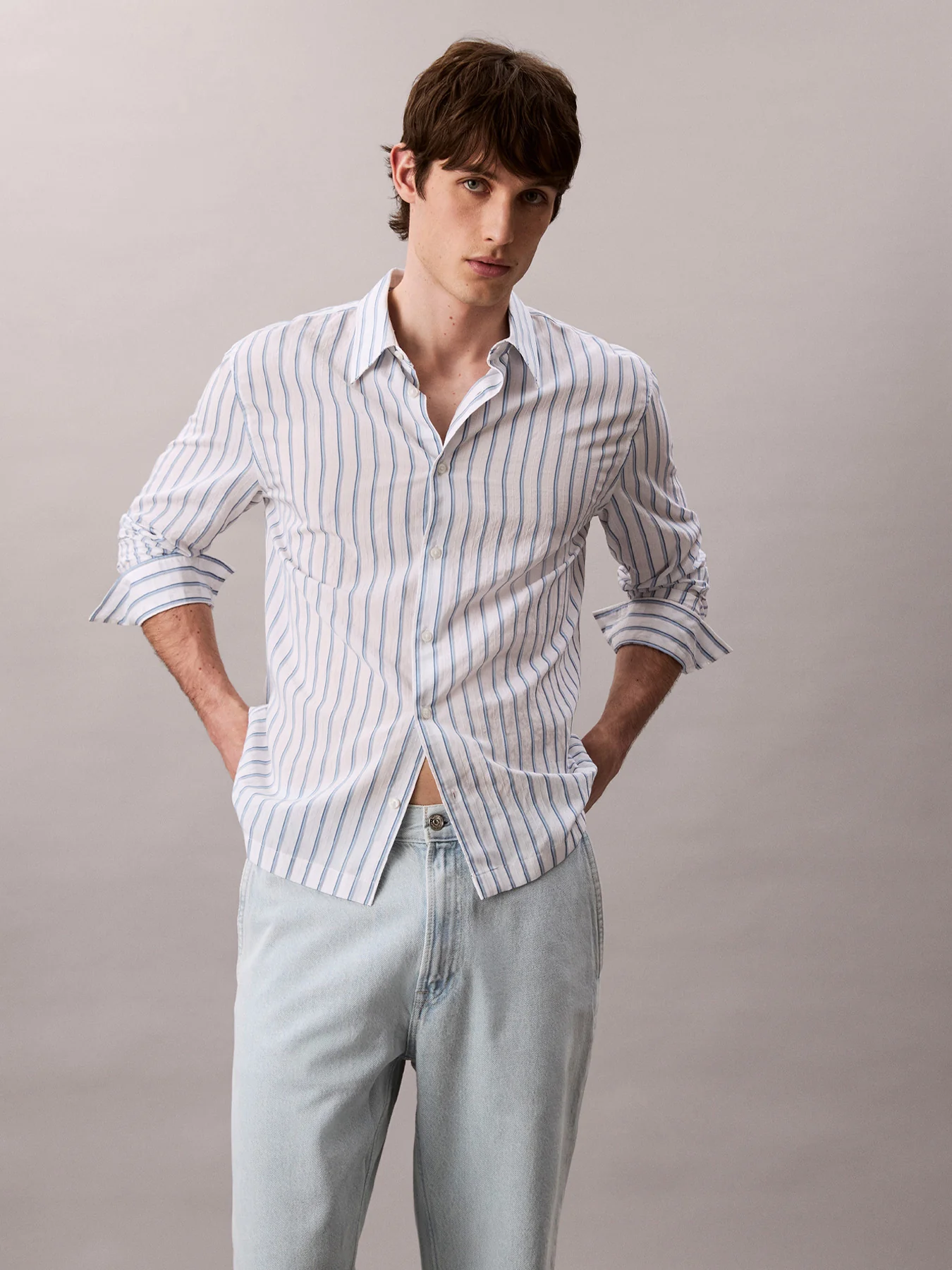 High Rise Cropped Tapered Jeans - Image 5