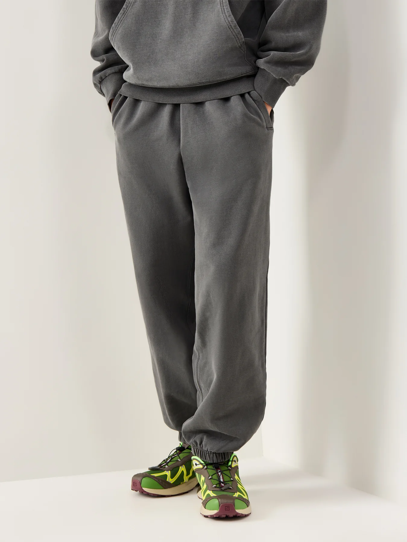 Vista Grand Sweat Pant - Image 4