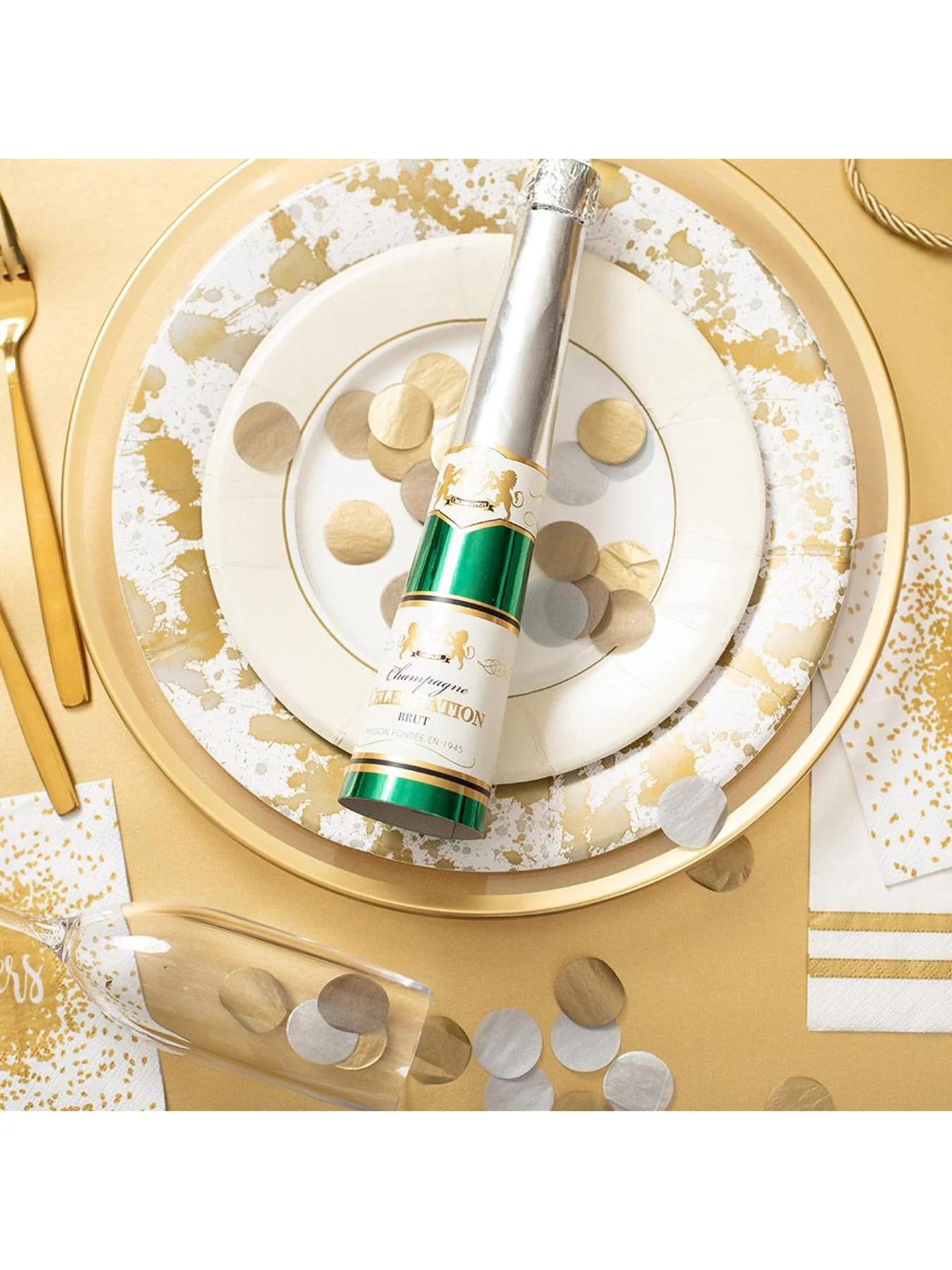 Christmas Crackers Cone Sparkling Wine 8 Pieces - Image 2