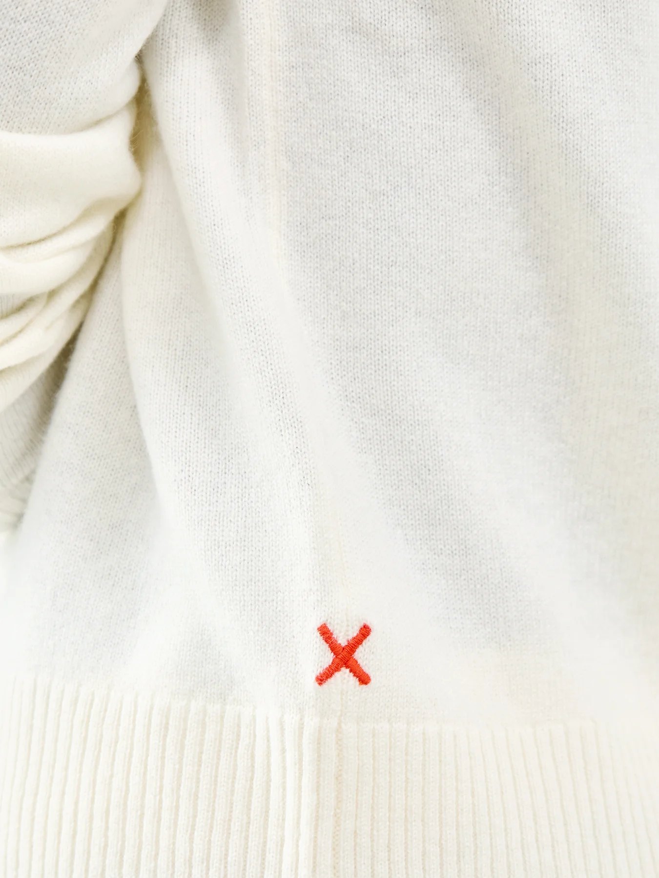Cropped Sporty Jumper Cream - Image 3