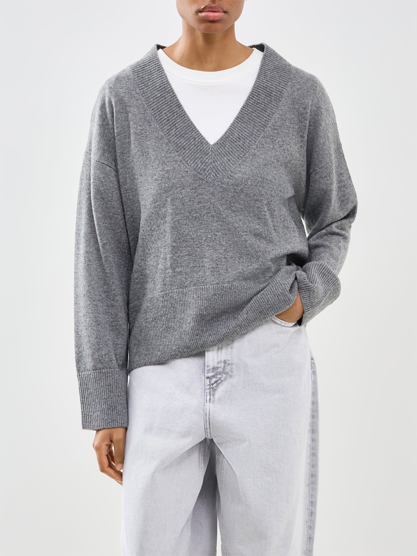 V Neck Jumper Grey - Image 4