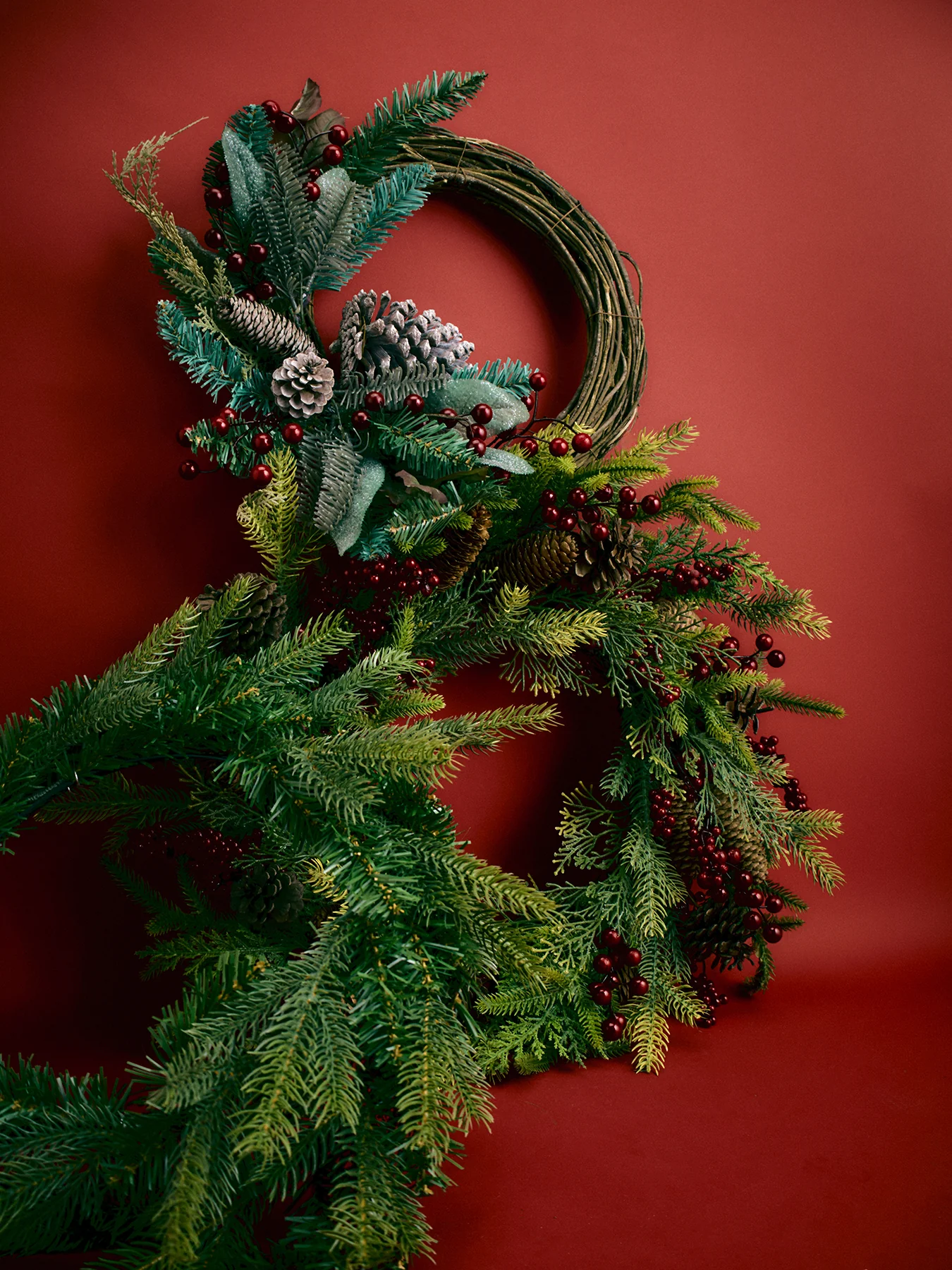 Grandis Pine Indoor and Outdoor Christmas Wreath 60cm - Image 2