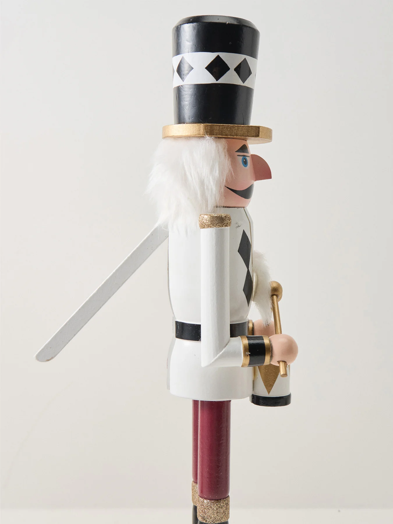 Nutcracker Pinewood Black & White - Image 3