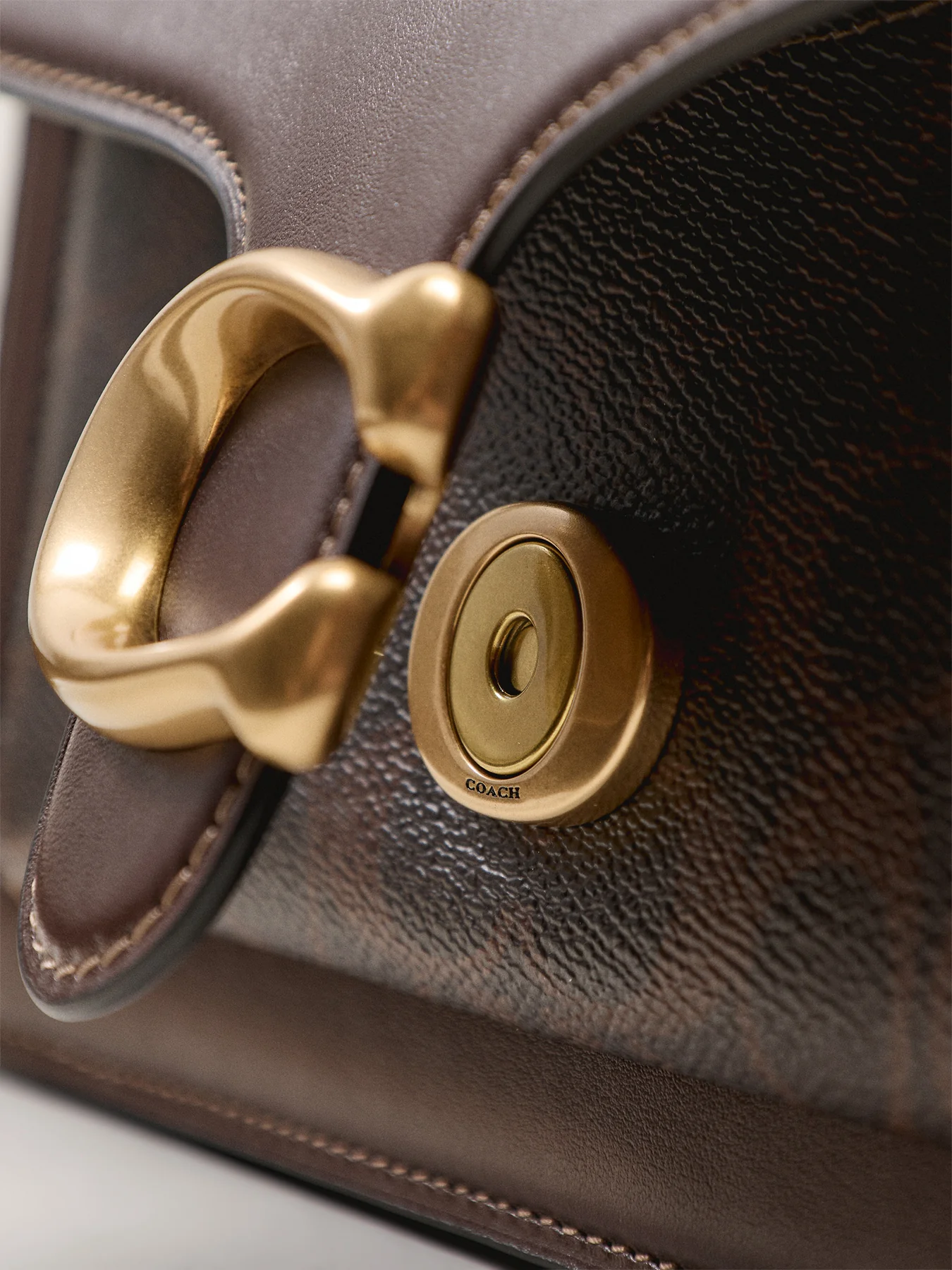 Coated Canvas Signature Tabby Shoulder Bag 26 Refresh Maple Maple - Image 5