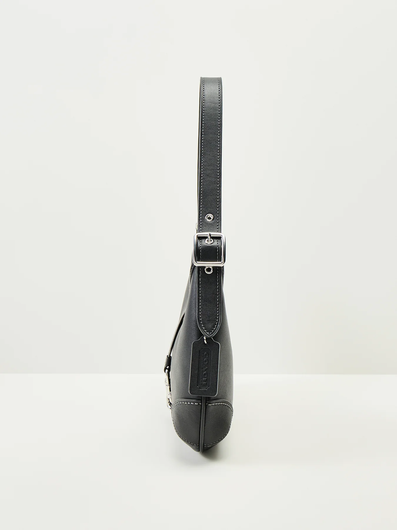 The Coach Originals Hamptons Leather Hobo Black - Image 4