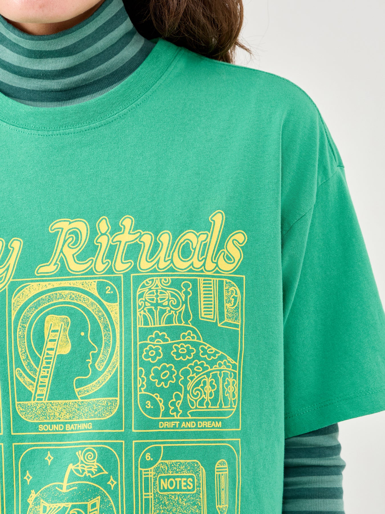 Daily Rituals Graphic T-Shirt Green - Image 3