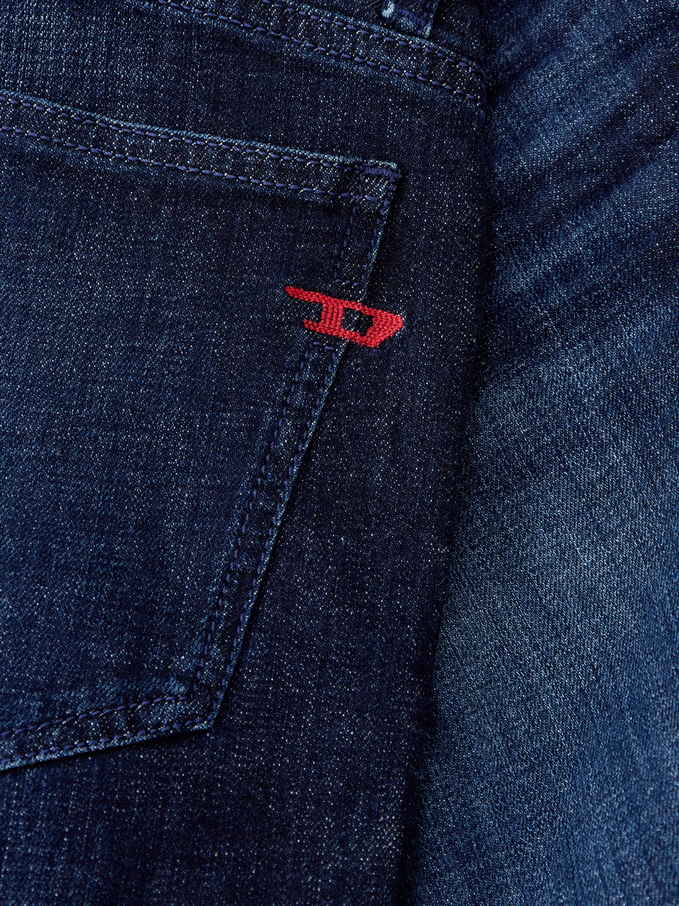 2019 D-Strukt Slim Fit Jeans Blue - Image 3