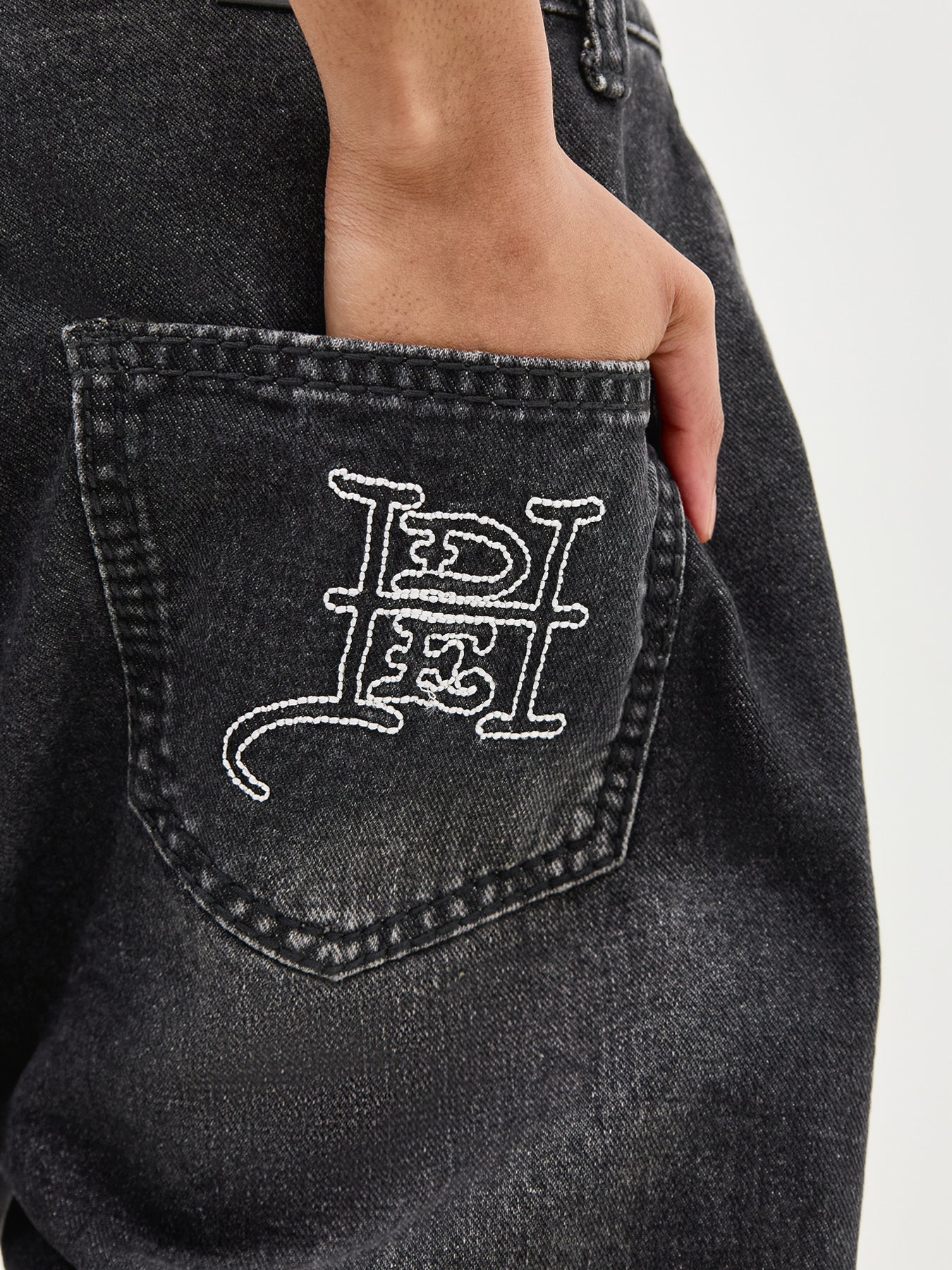Gothic Panther Relaxed Jeans Black - Image 3