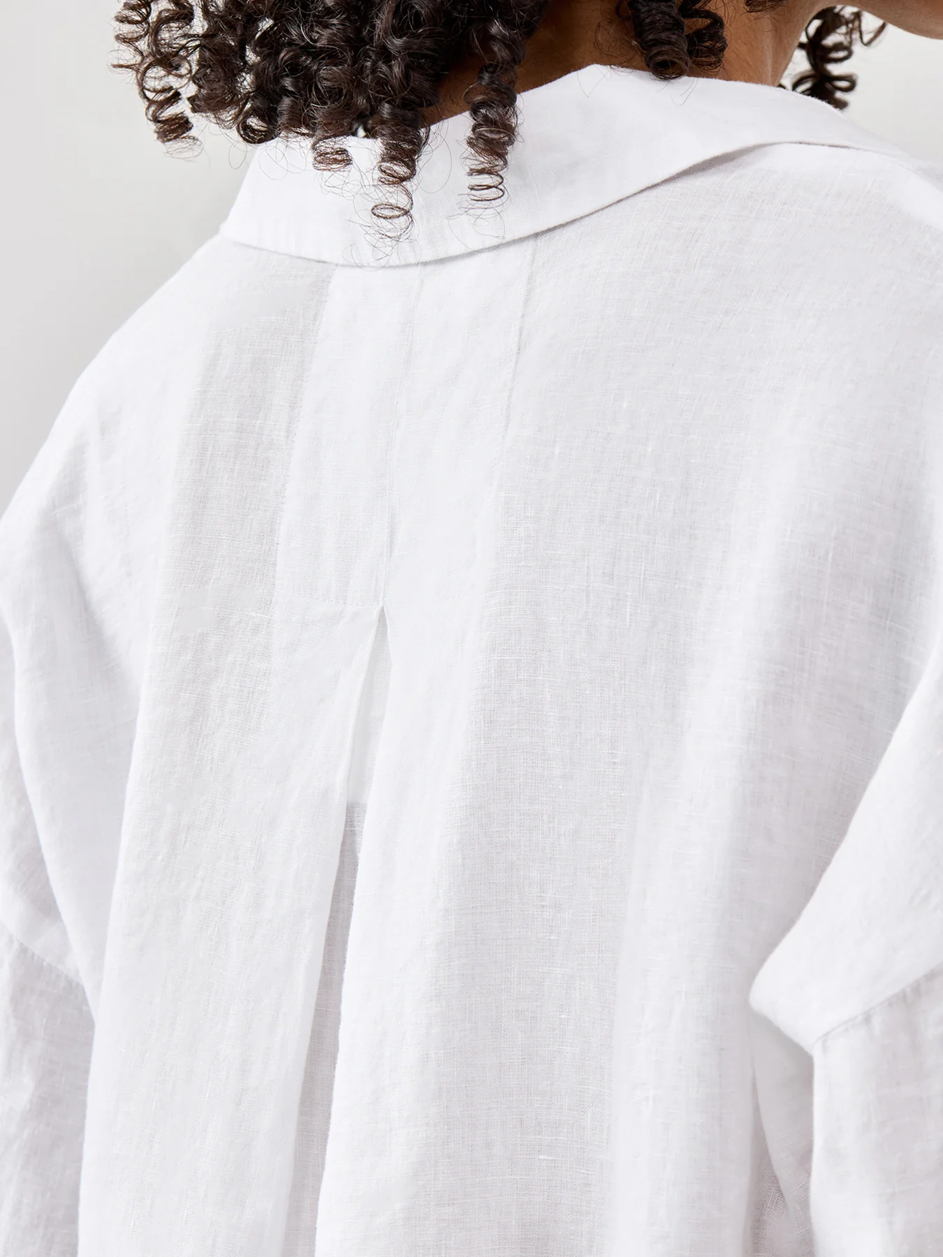 Classic Collar Pop-Over White - Image 3