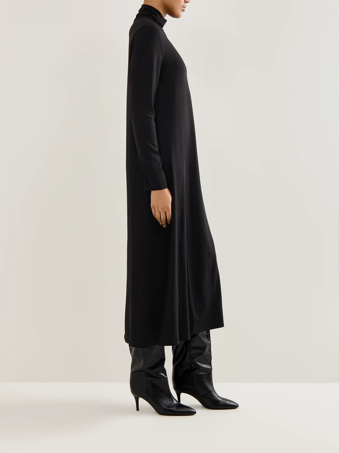 T-Neck Midi Dress Black - Image 4