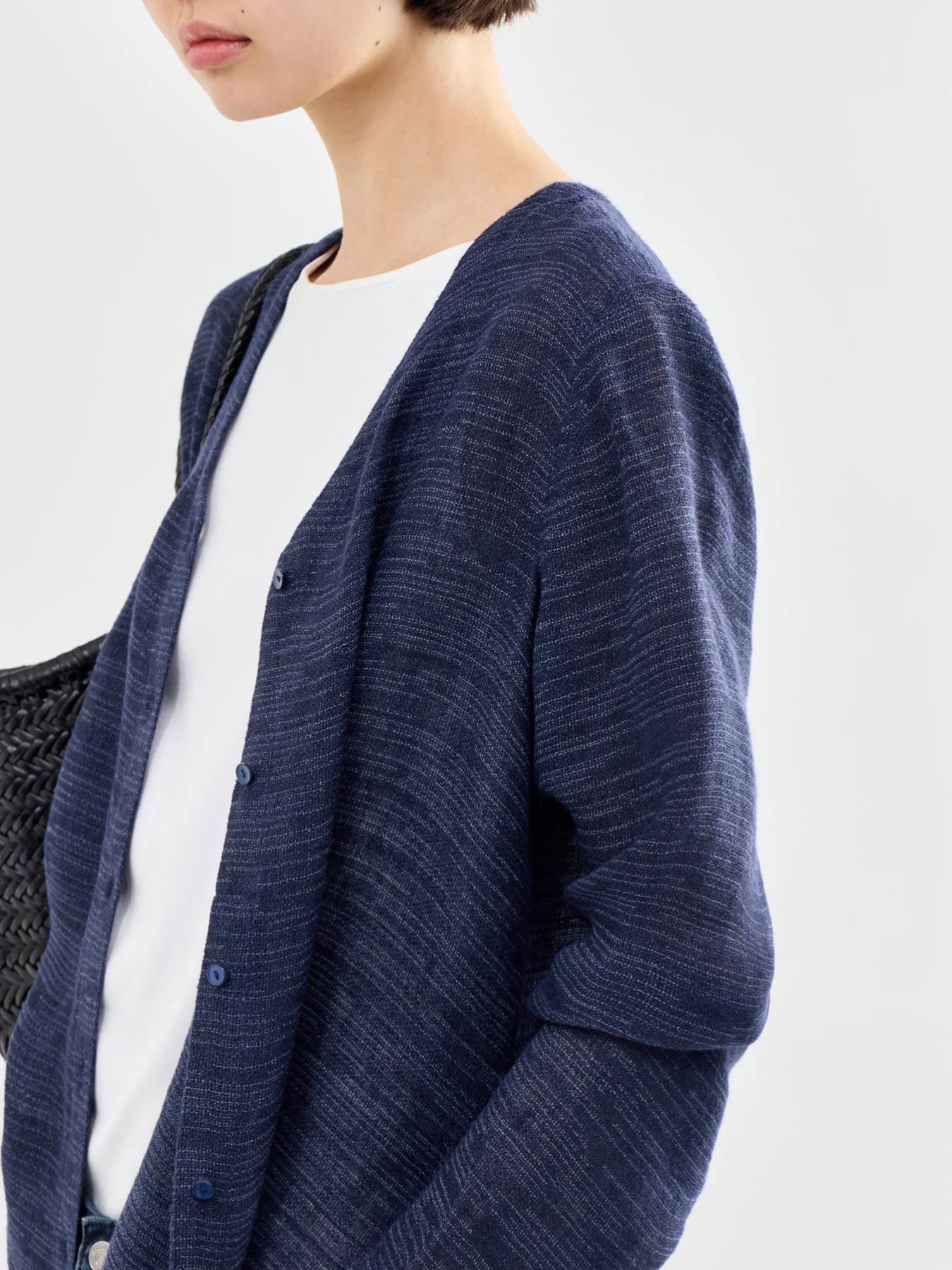 V-Neck Long Linen Shirt Navy - Image 3