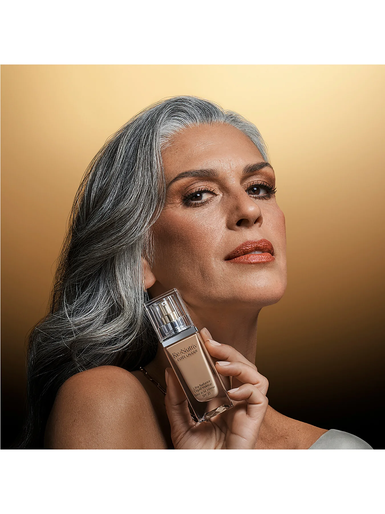Re-Nutriv Ultra Radiance Liquid Makeup SPF20 30ml - Image 3