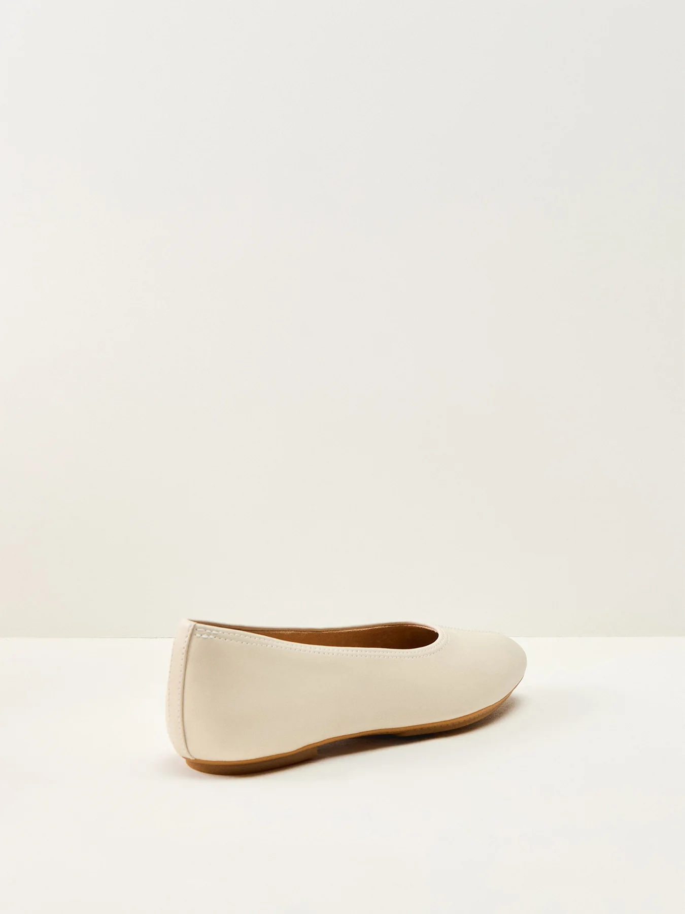 High-Cut Leather Ballet Flats Beige - Image 2