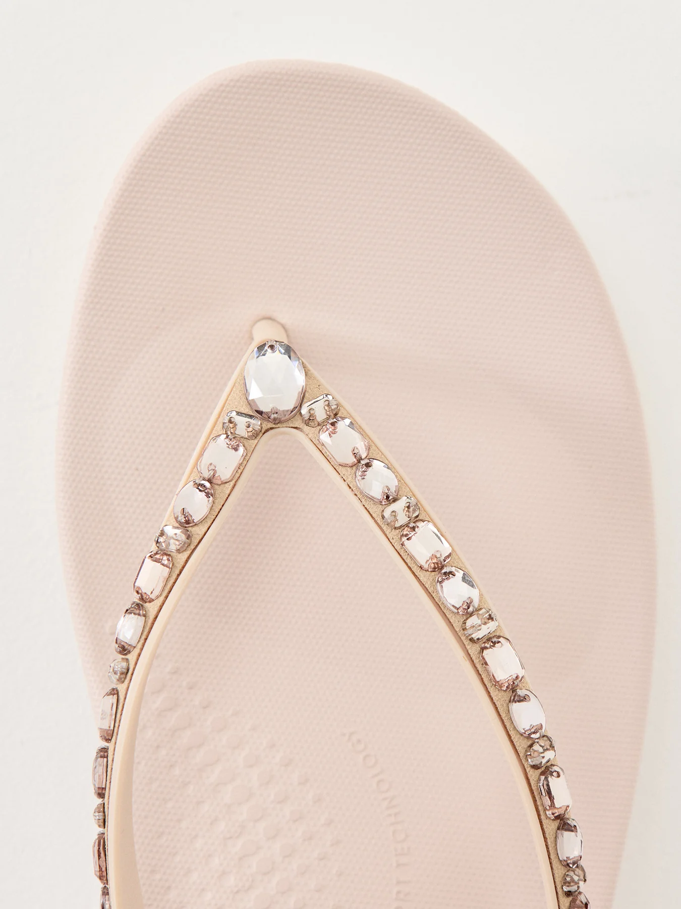 Iqushion Multi Crystal Ergonomic Flip Flops Nude Rose - Image 3