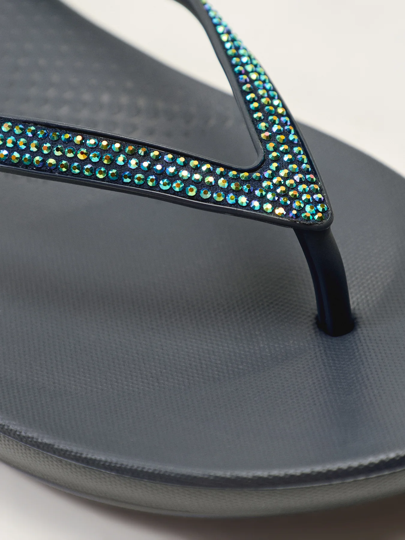 Iqushion Sparkle Slipper - Image 3