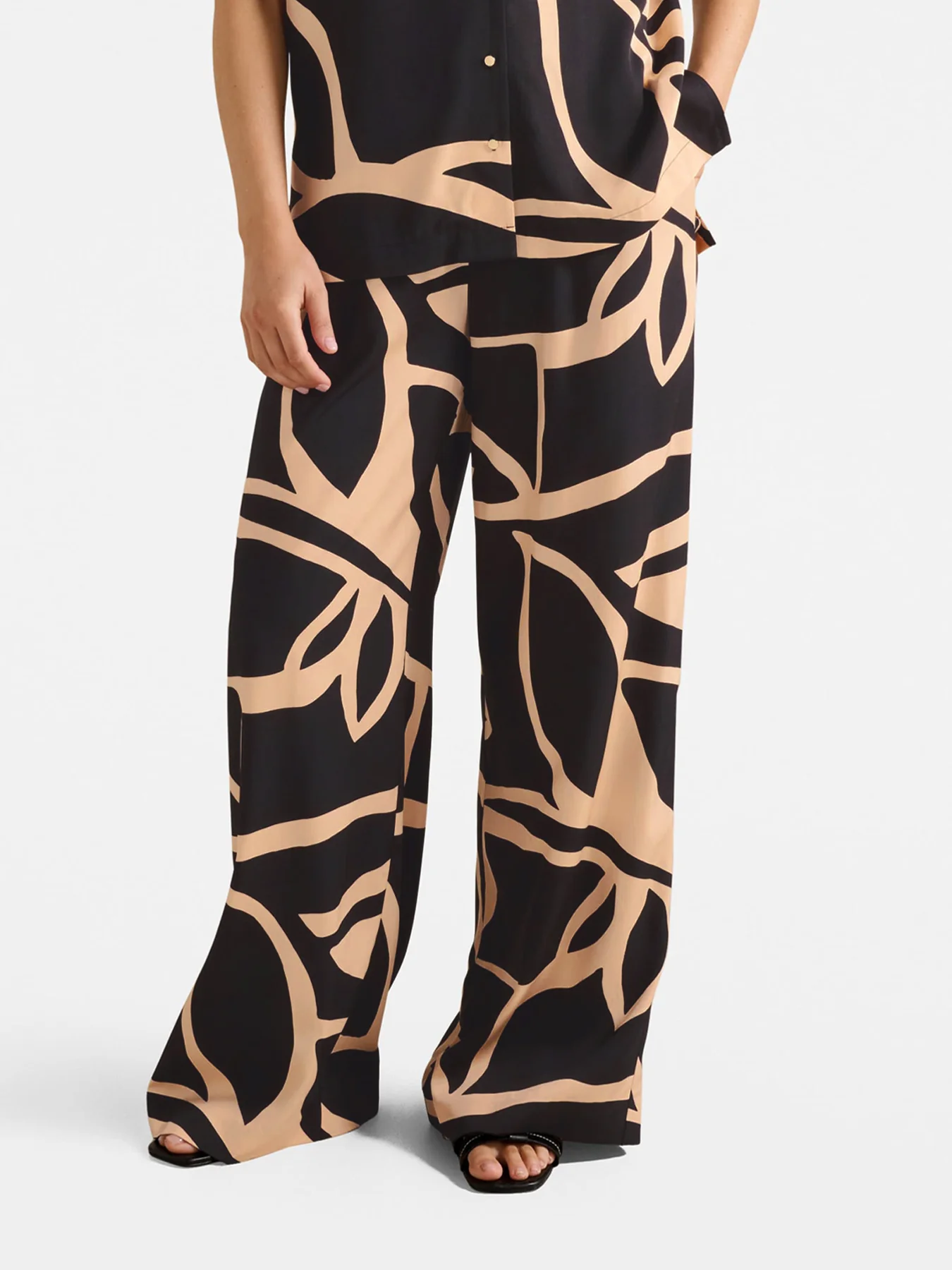 Ayla Printed Palazzo Pants - Image 4