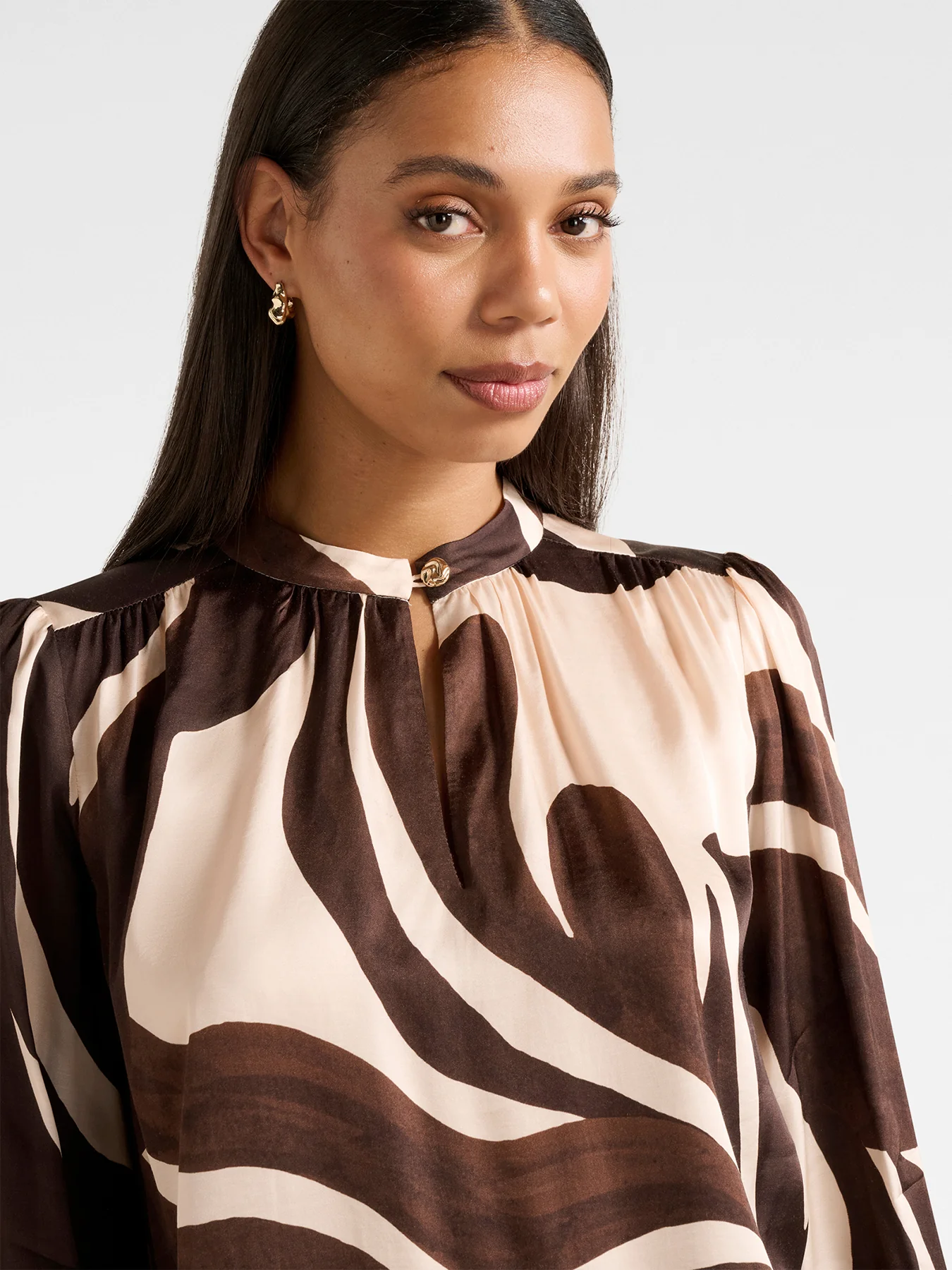 Kai Gathered Detail Blouse Ivory - Image 5