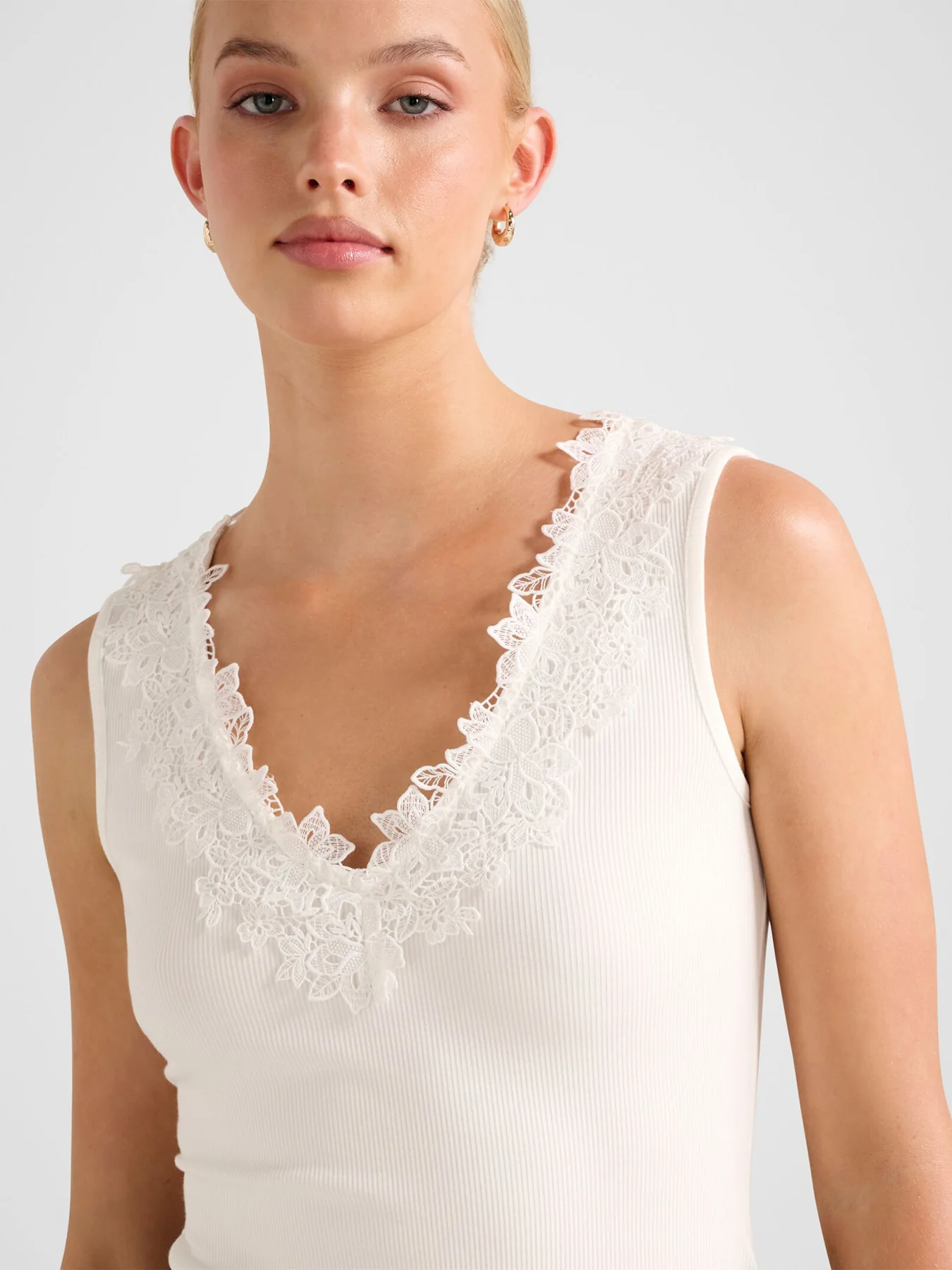 Sylvie Lace Trim Tank Top White - Image 4