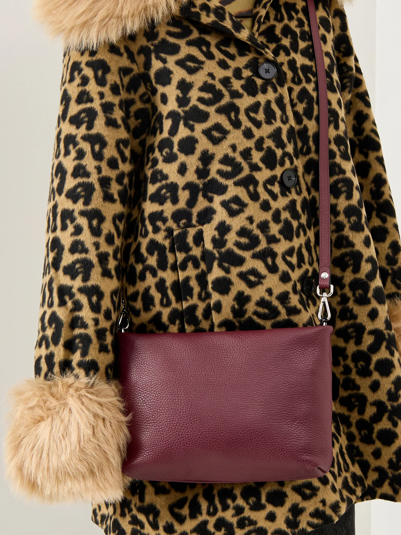 Brenda Chain Crossbody Bag Burgundy - Image 2