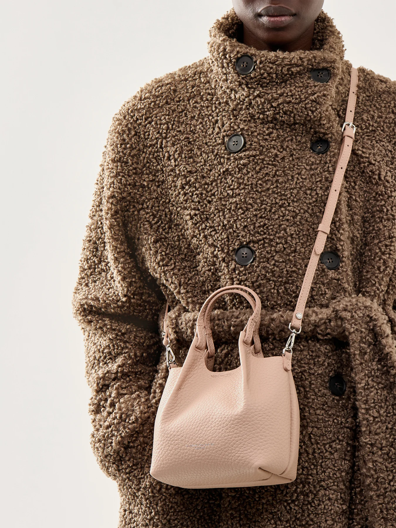 Dua Small Leather Crossbody Bag Pink Salt - Image 2