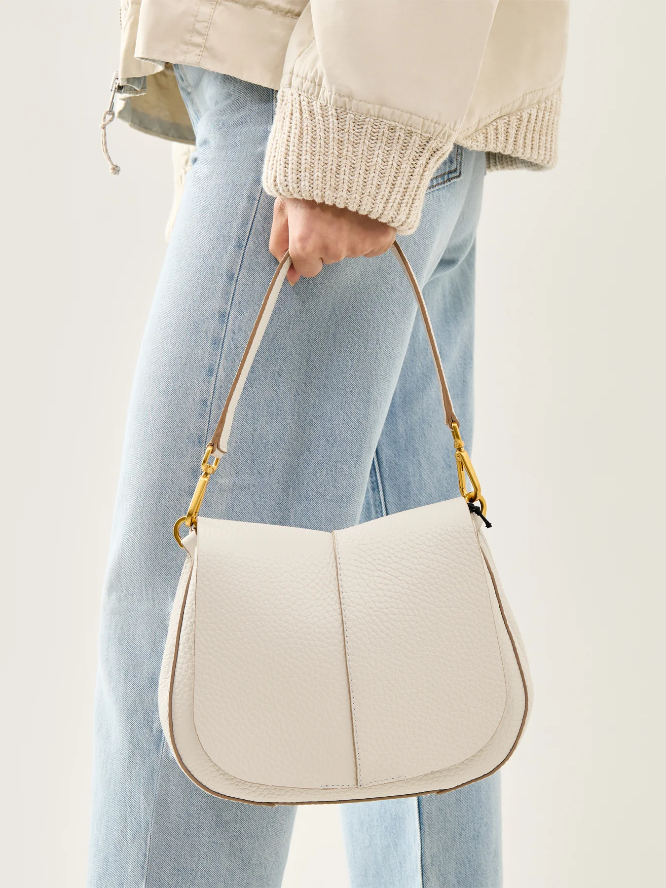 Helena Round Crossbody Black - Image 2