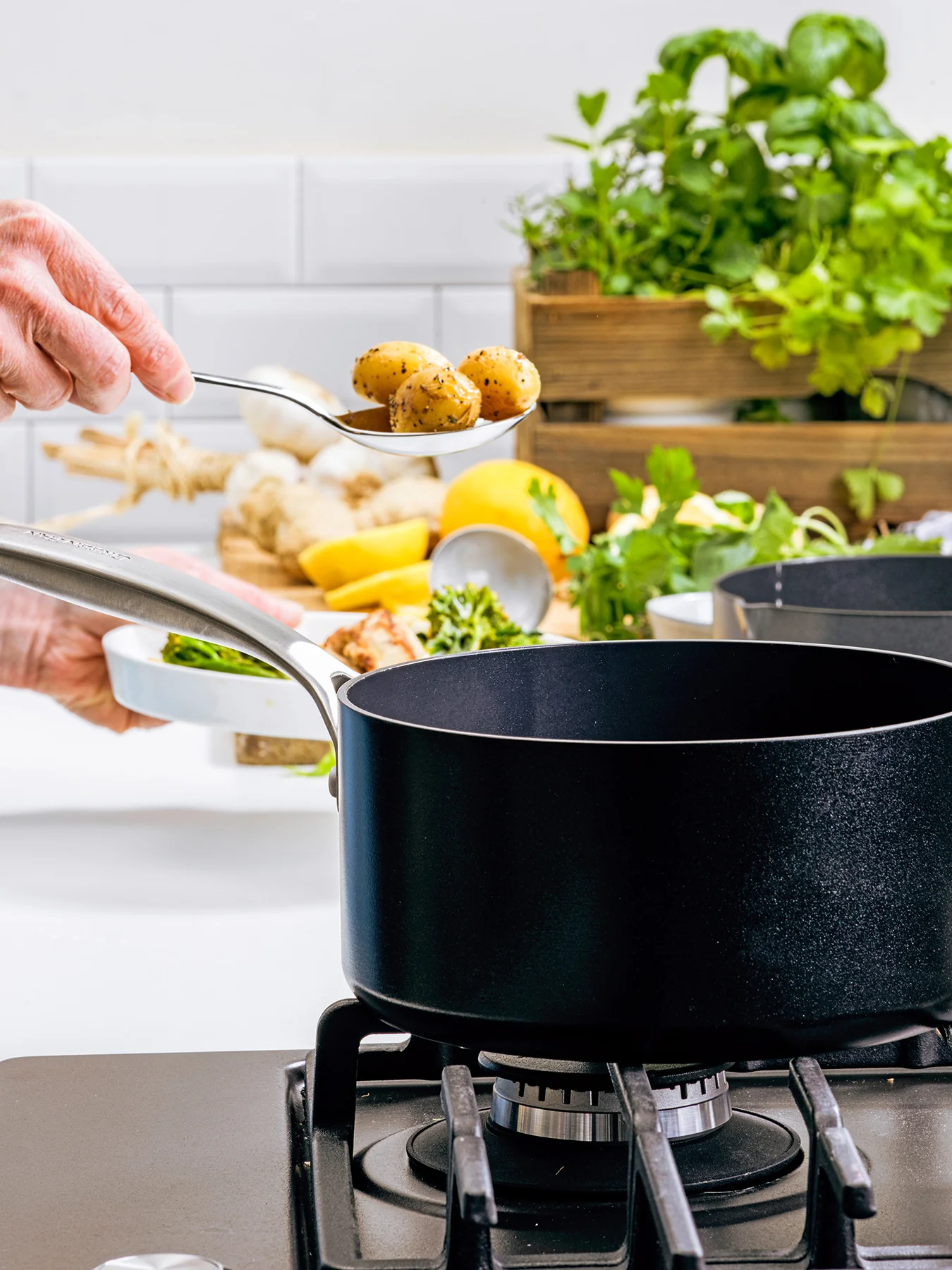 Copenhagen 3 piece Saucepan Set 16.5cm 24.5cm - Image 3