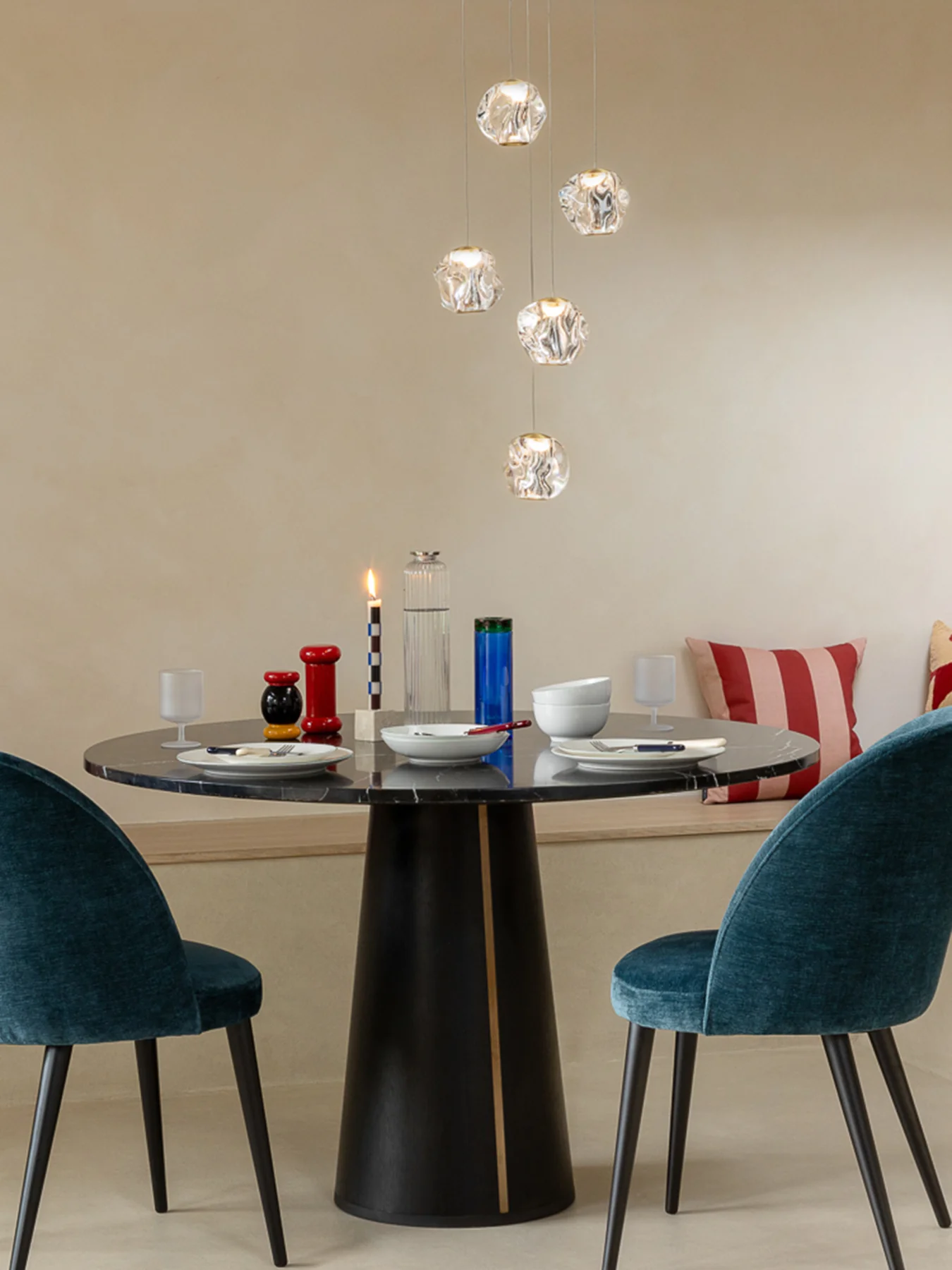 Black marble totem pedestal dining table - Image 2