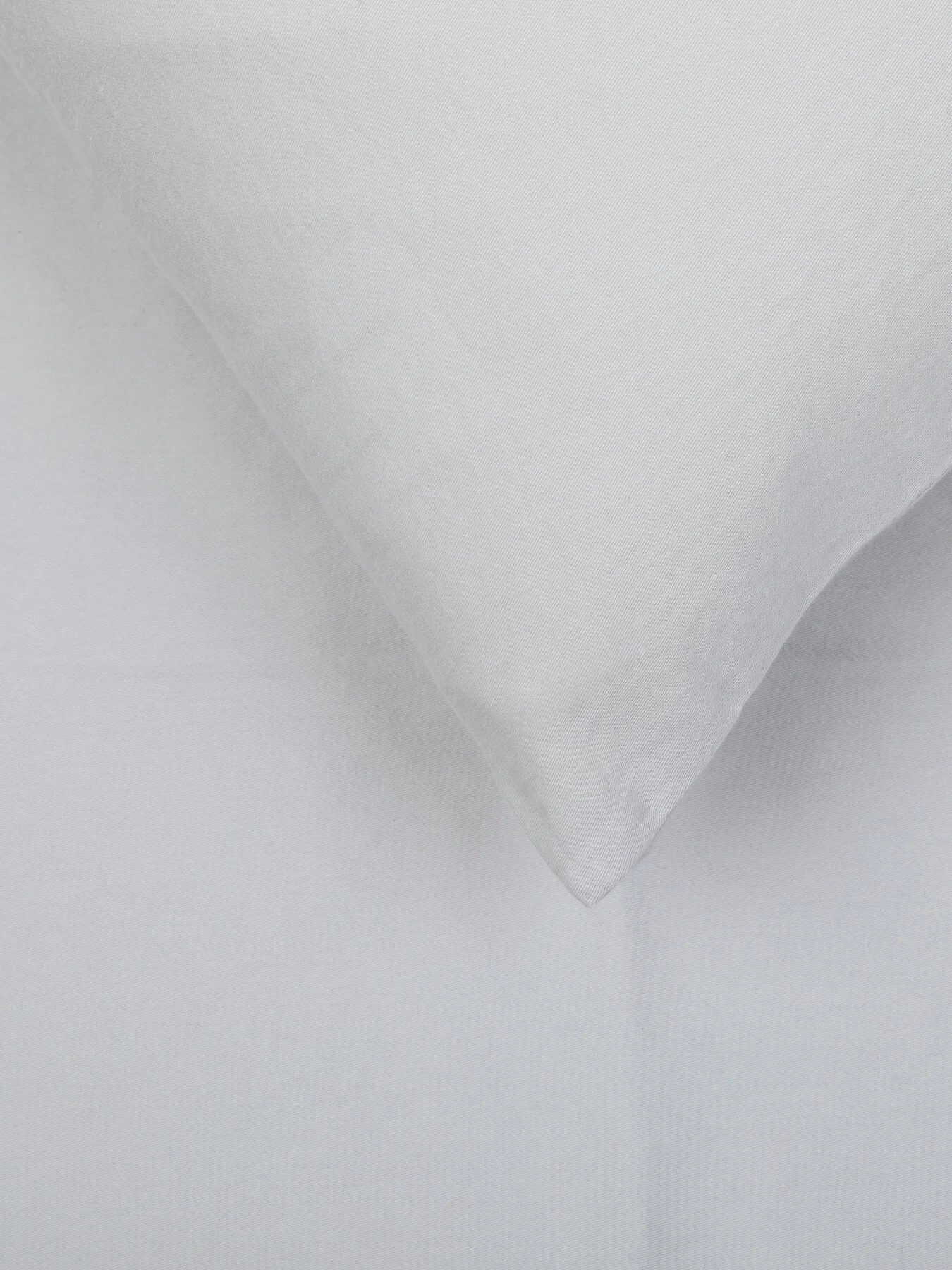 Heal’s Organic Cotton Sateen Fitted Sheet Grey - Image 2