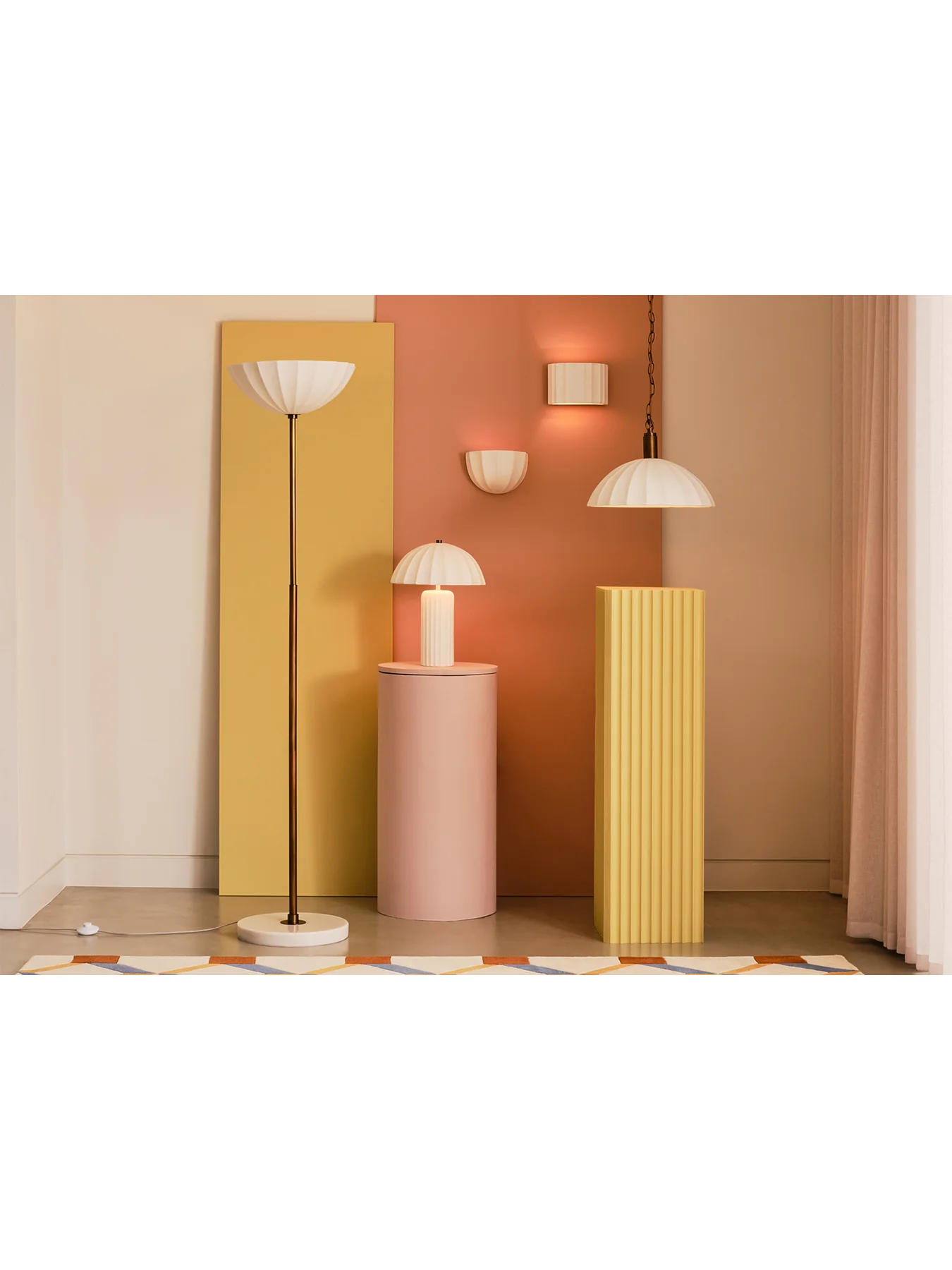 Hollis Porcelain Table Lamp White/Bronze - Image 3