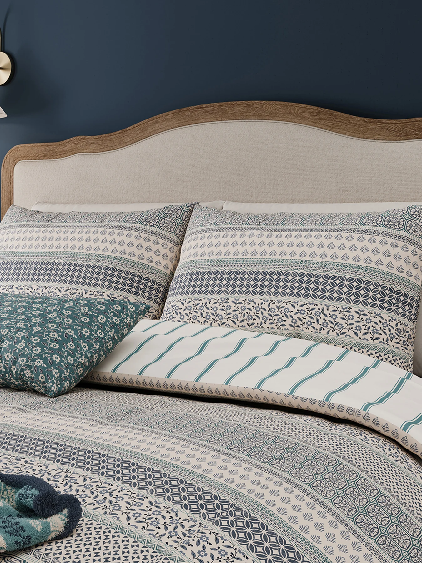 Blue/Teal Folk Stripe Cover Set King - Image 2