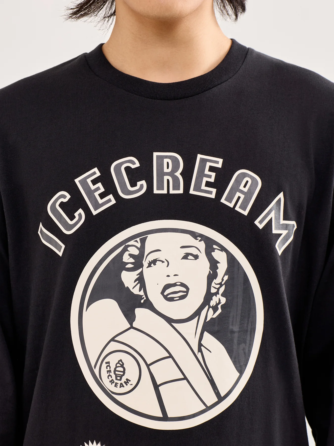 Graphic Long-Sleeve T-Shirt Black - Image 3