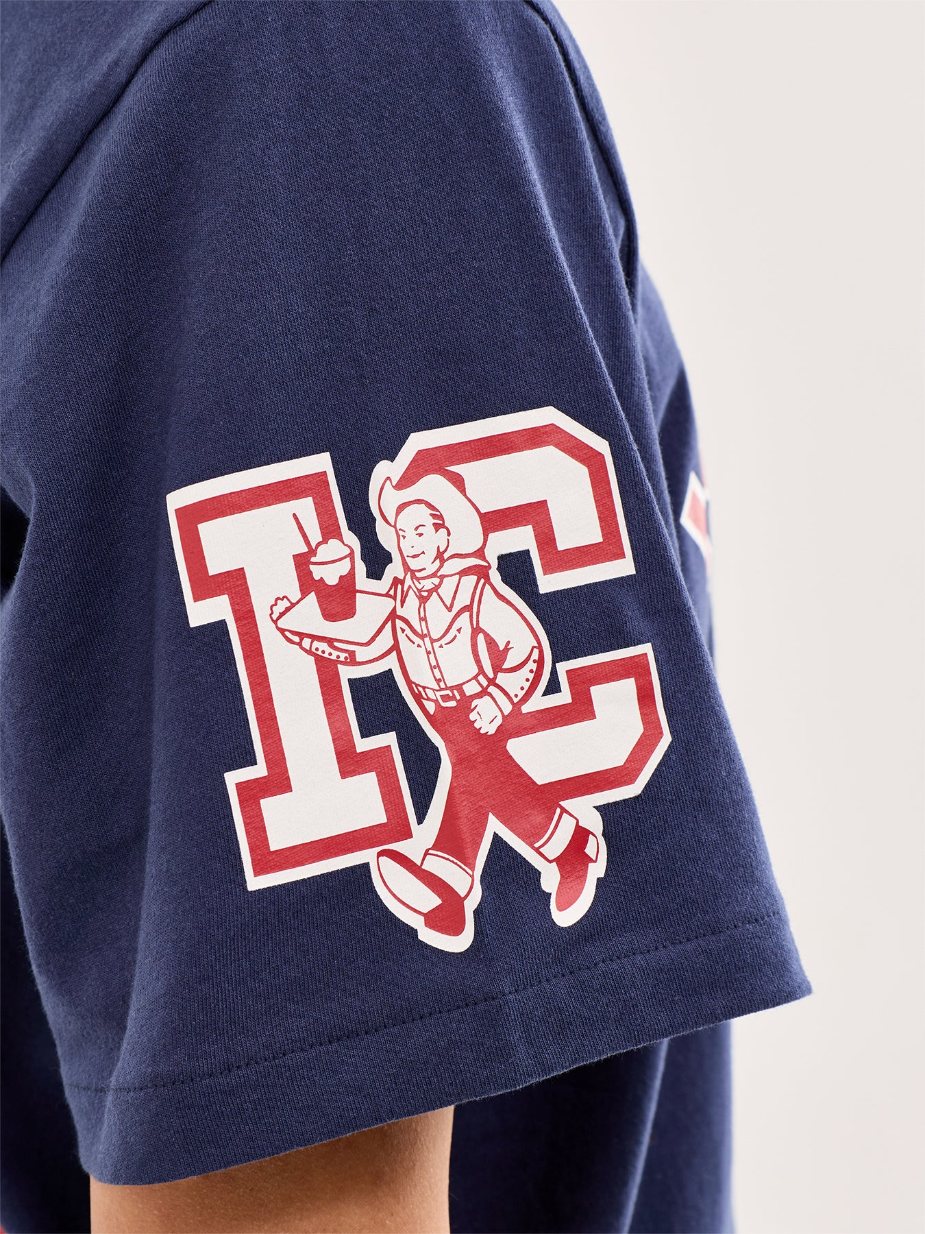 Graphic T-Shirt Navy - Image 3