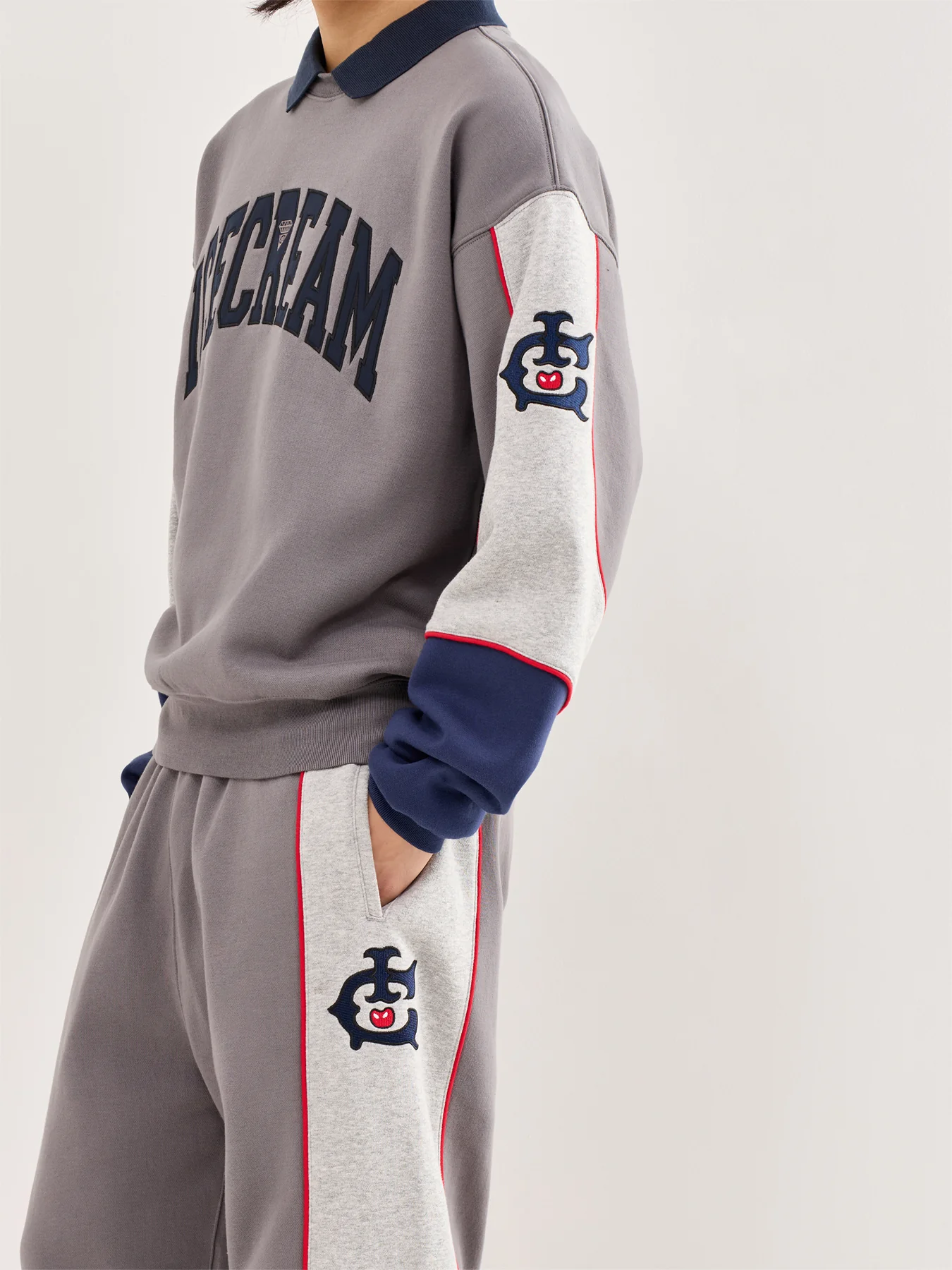 Warm-Up Sweatpants Grey - Image 3