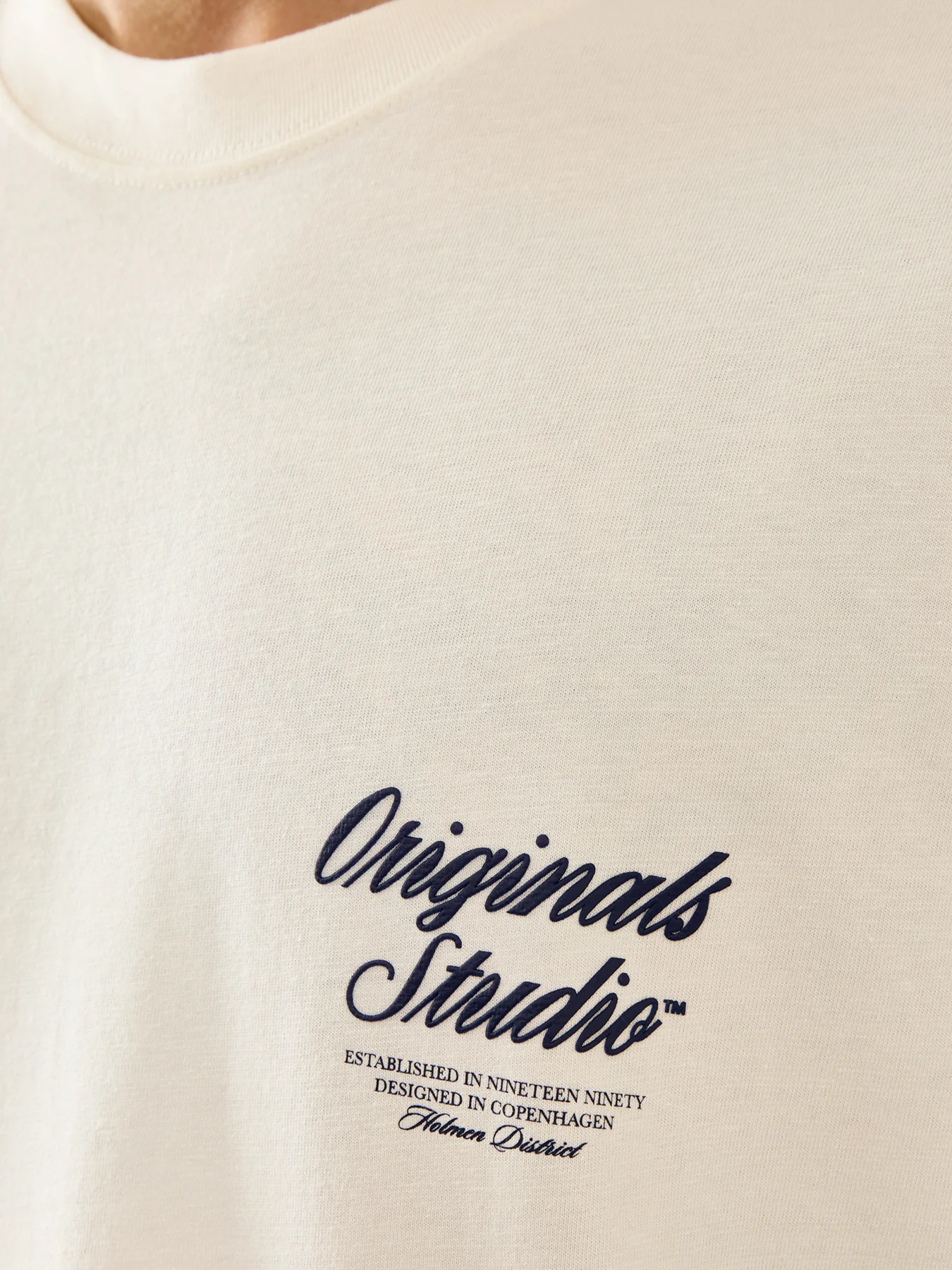 Typo T-Shirt Crew Neck Antique White - Image 3