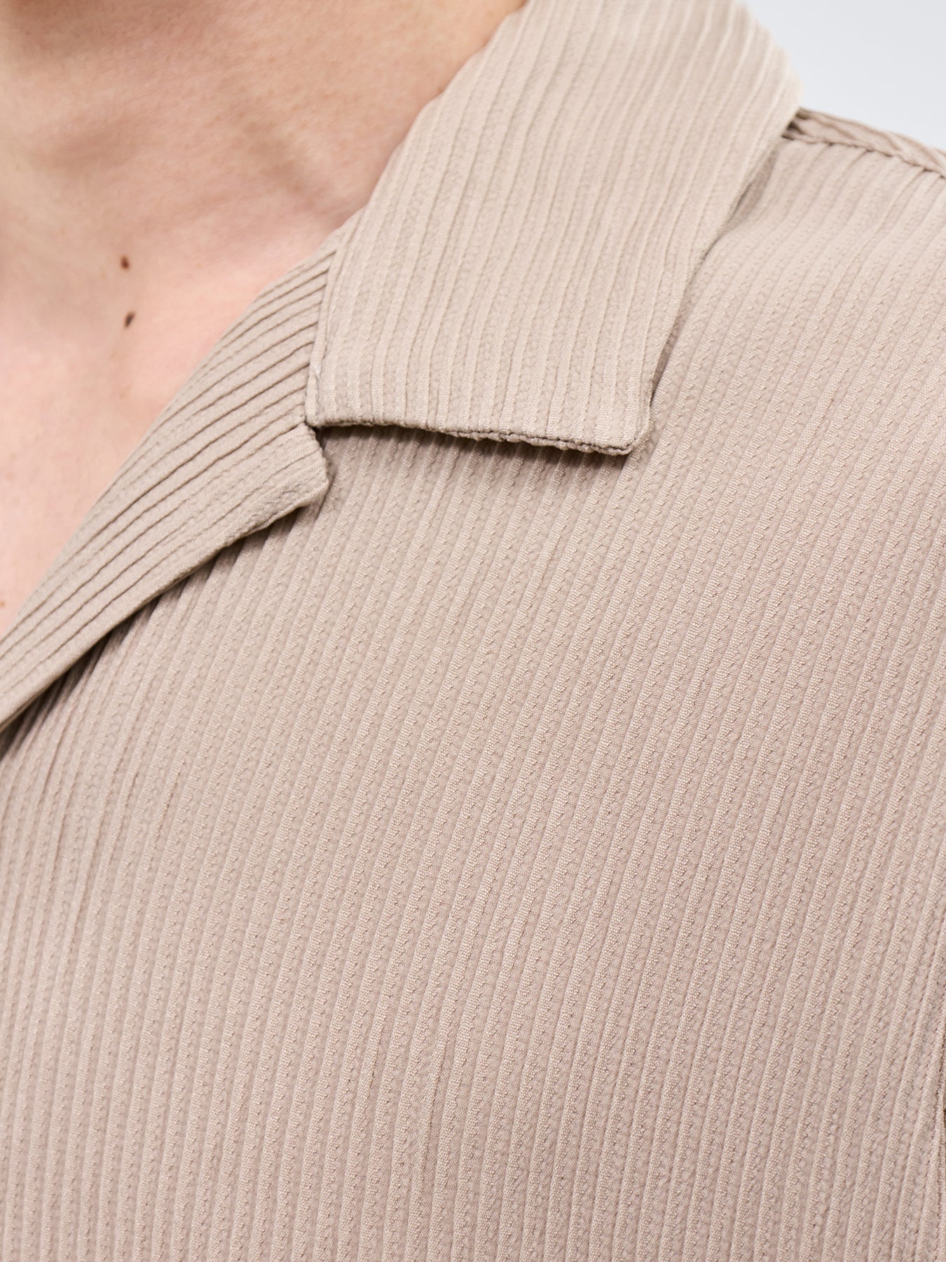 Short Sleeve Resort Shirt Cream - Image 3